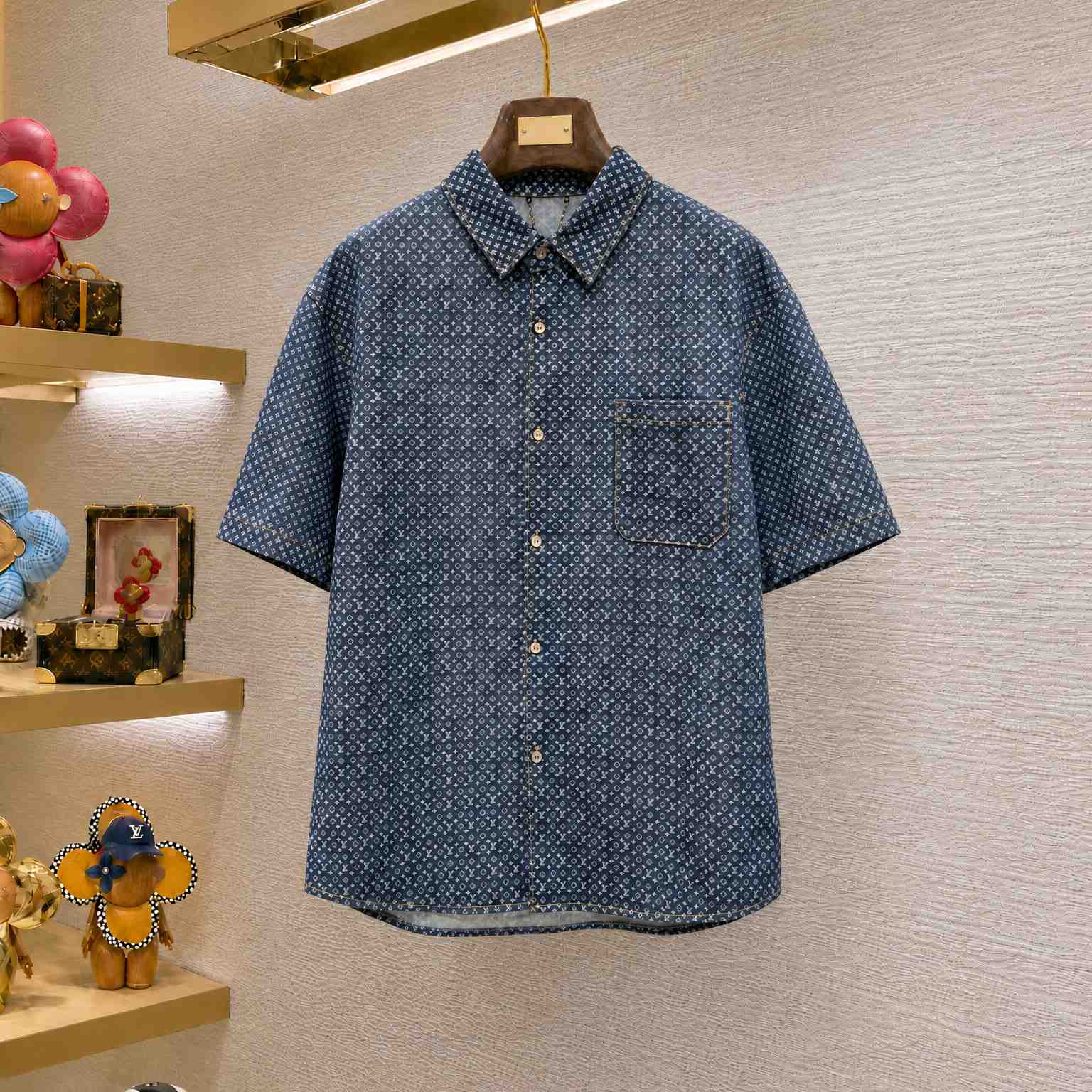 Louis Vuitton Reflective Nanogram Chambray Short-Sleeved Shirt 1AKOPV - DesignerGu
