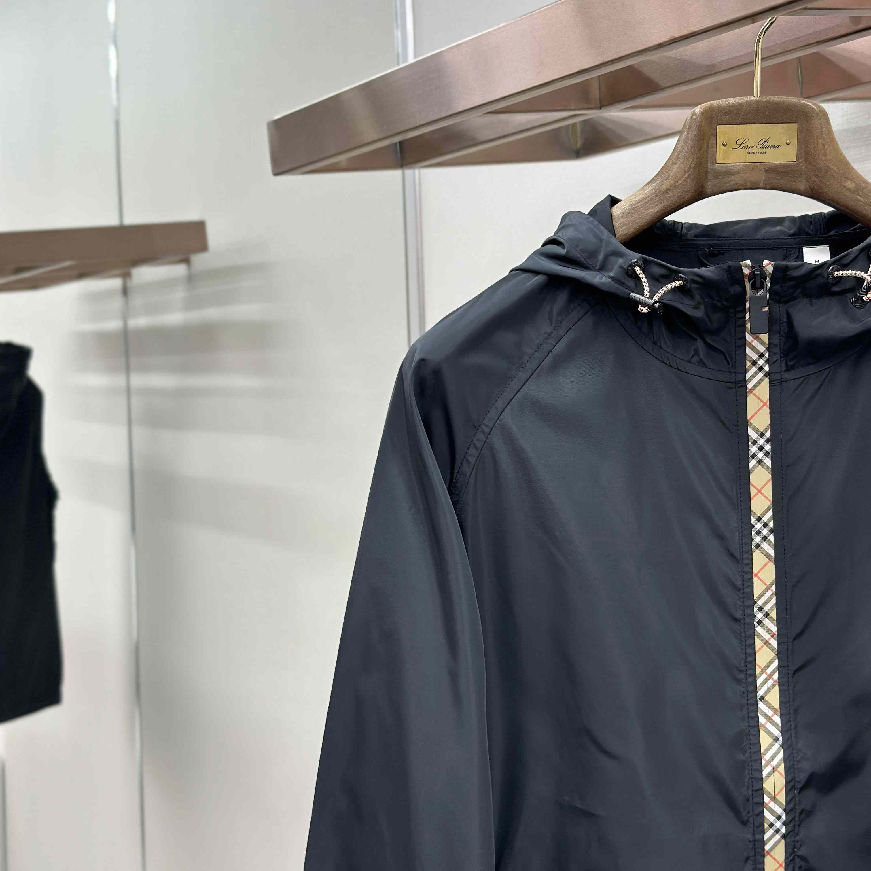 Burberry Nylon Clapton Hooded Jacket - DesignerGu