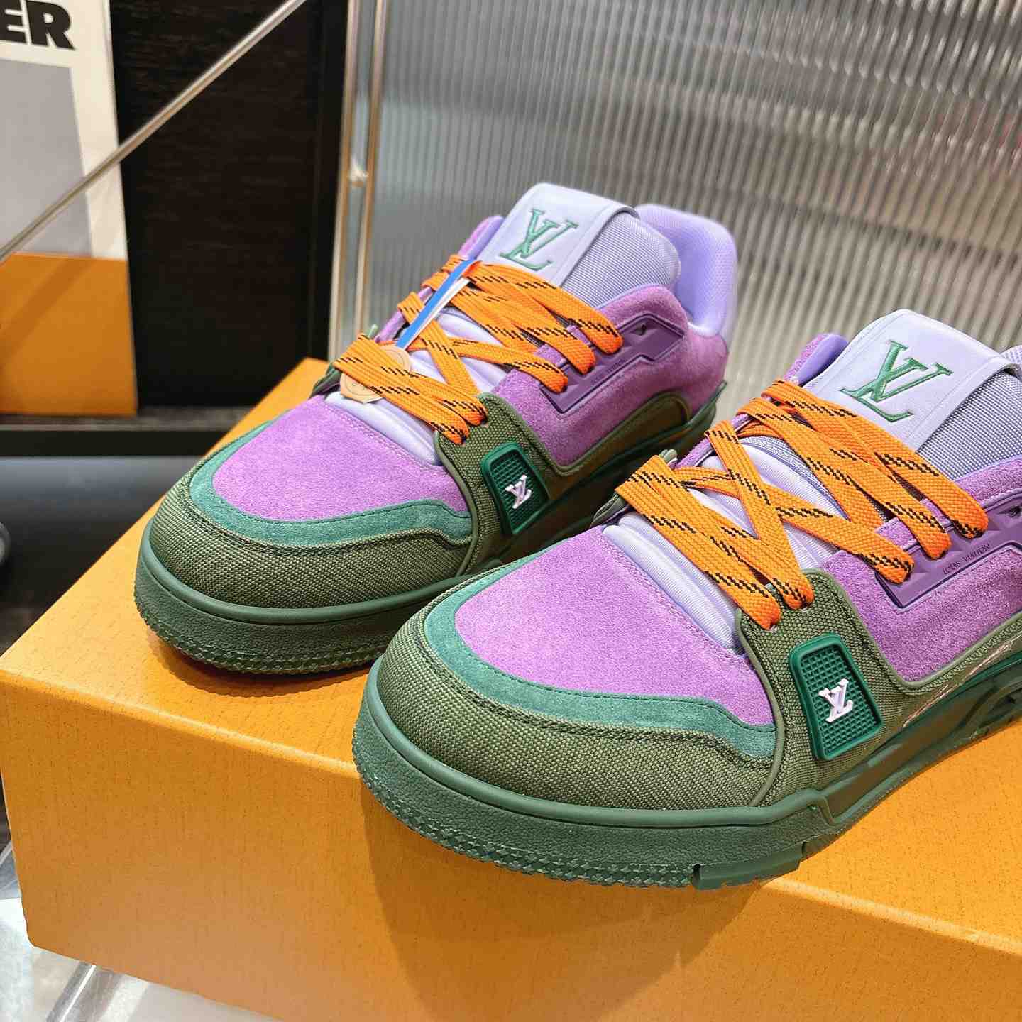 Louis Vuitton LV Trainer Sneaker 1AJ386 (upon uk size） - DesignerGu