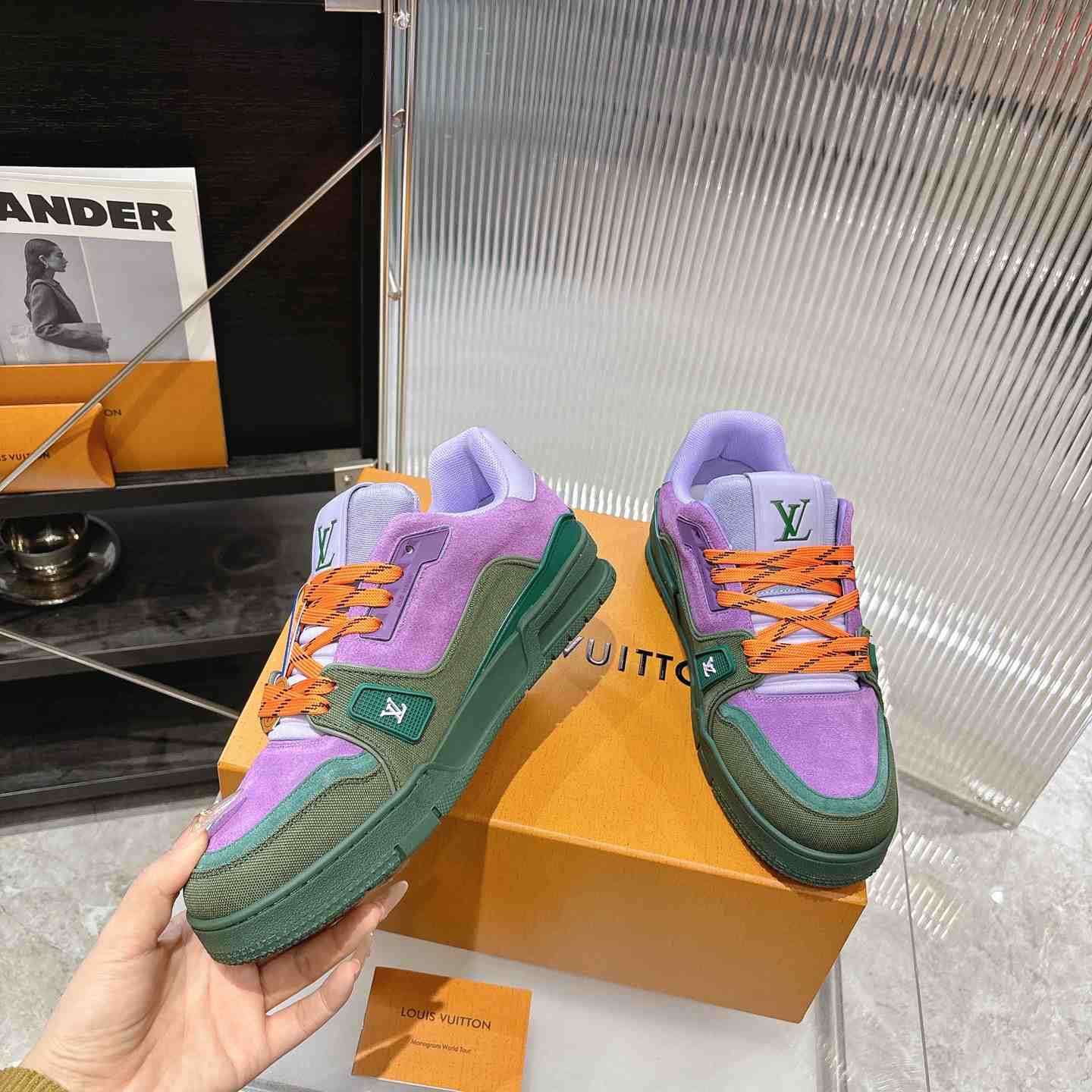 Louis Vuitton LV Trainer Sneaker 1AJ386 (upon uk size） - DesignerGu