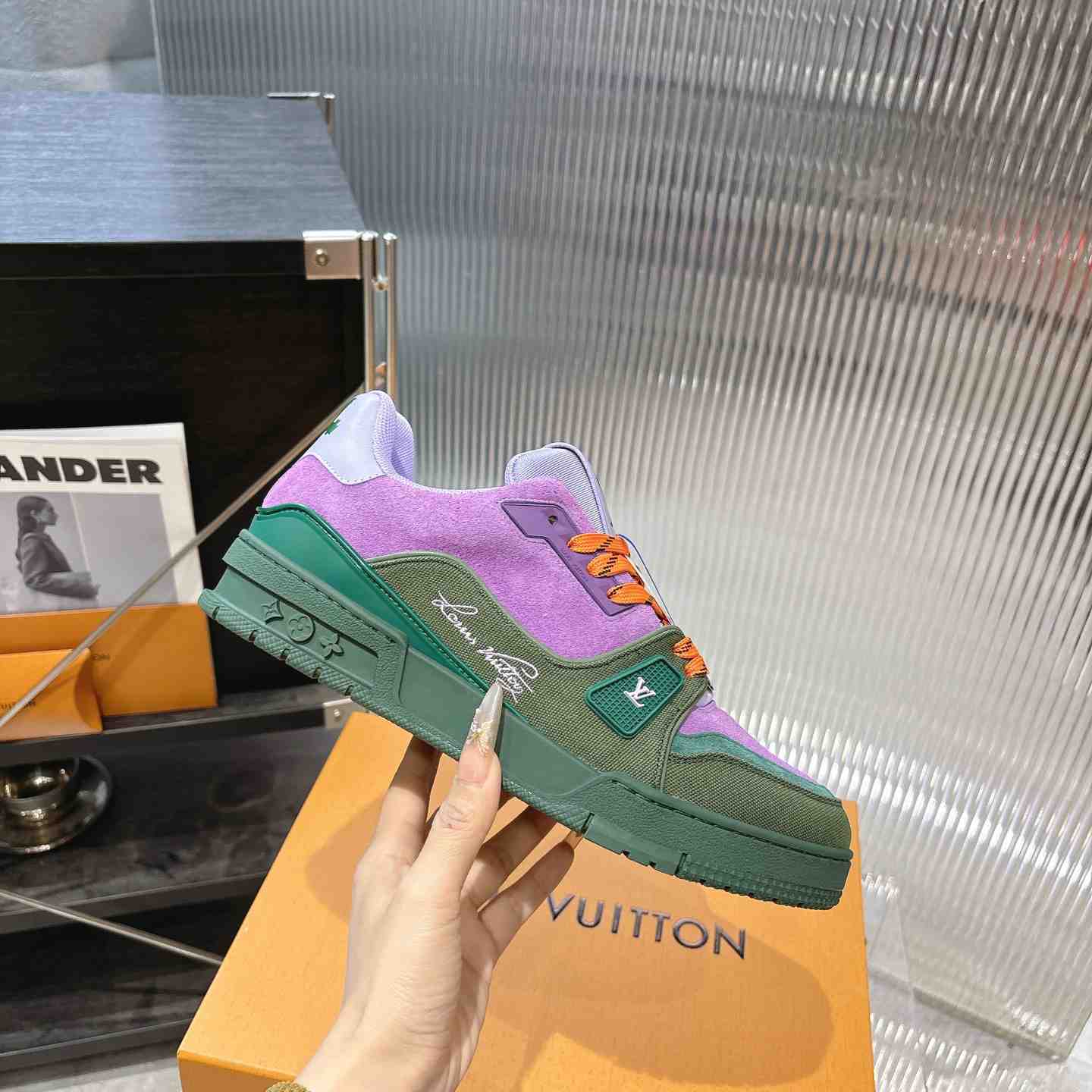 Louis Vuitton LV Trainer Sneaker 1AJ386 (upon uk size） - DesignerGu