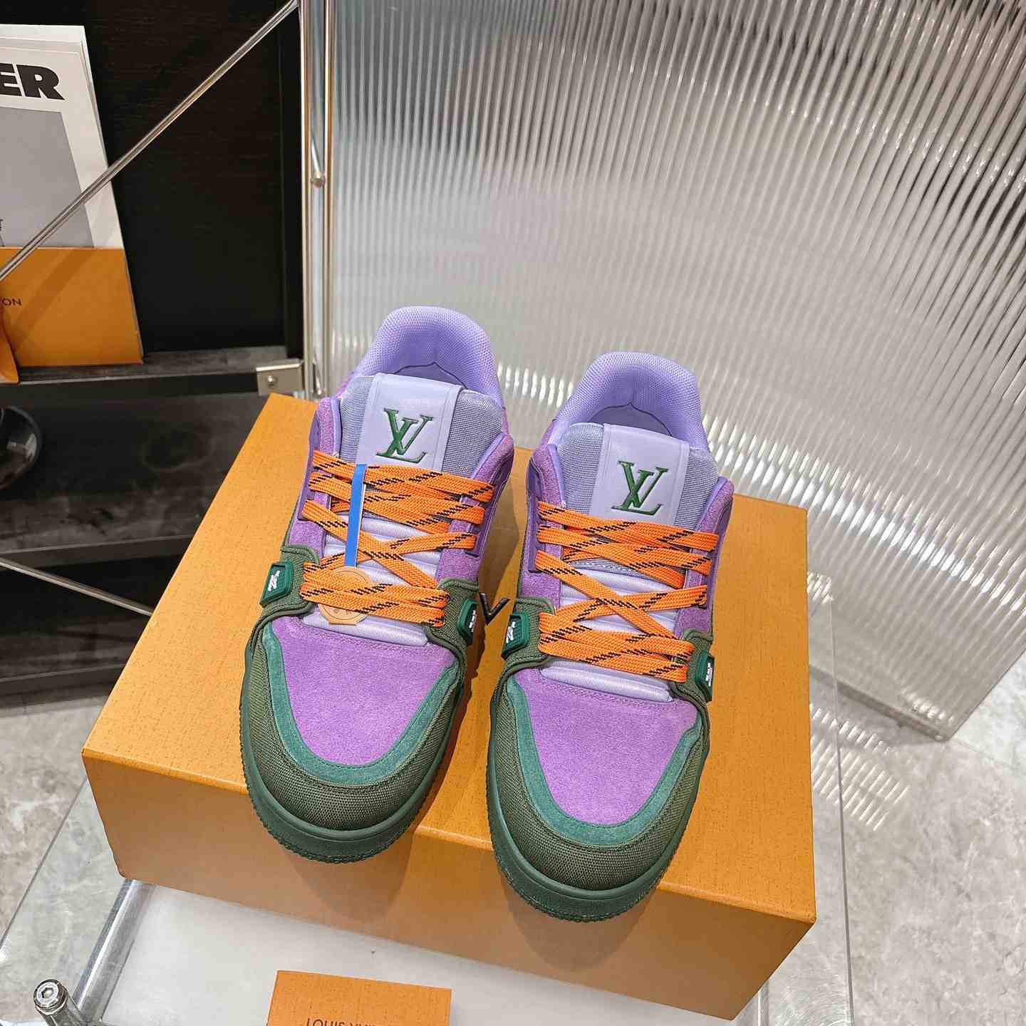 Louis Vuitton LV Trainer Sneaker 1AJ386 (upon uk size） - DesignerGu