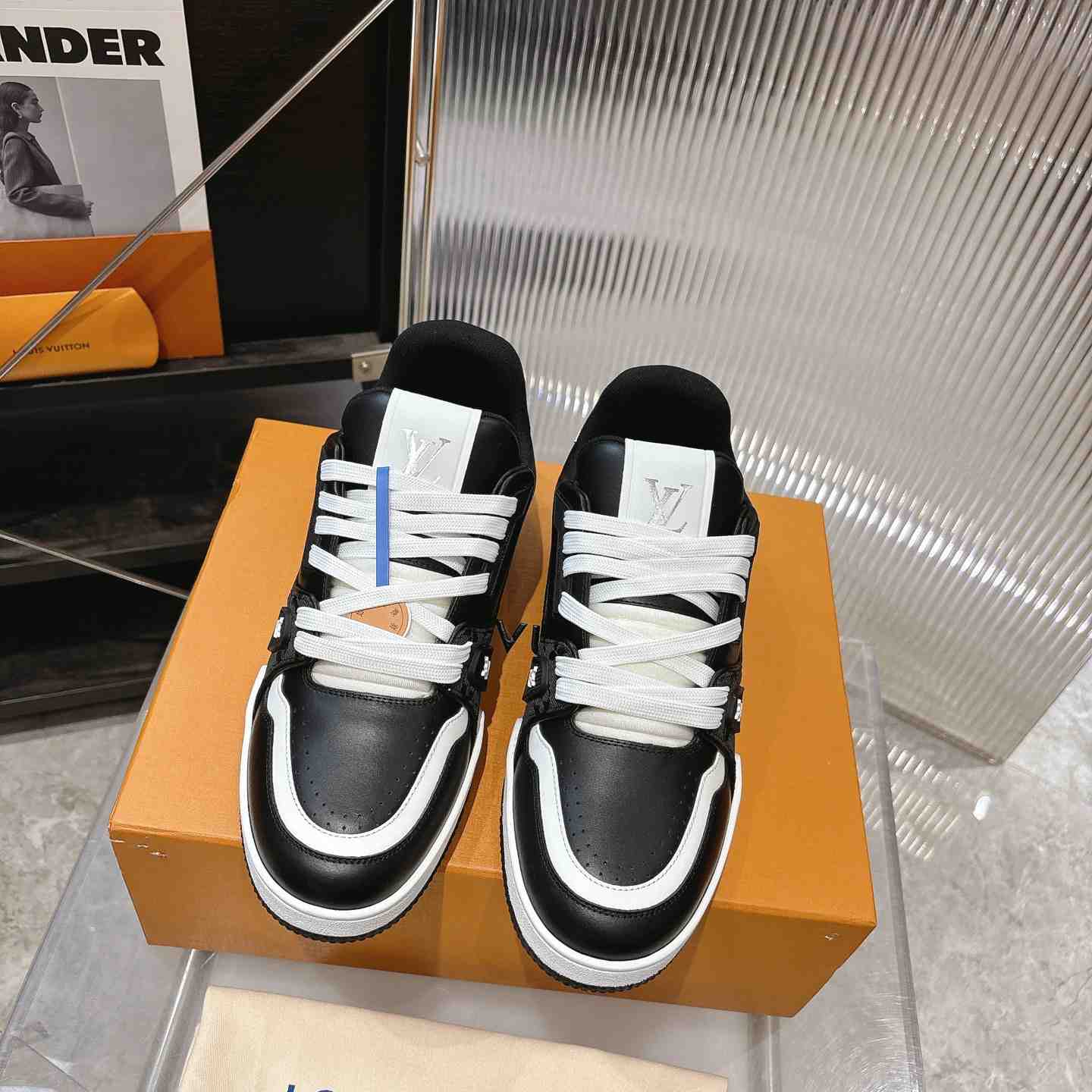 Louis Vuitton LV Trainer Sneaker 1AJ312 (upon uk size） - DesignerGu