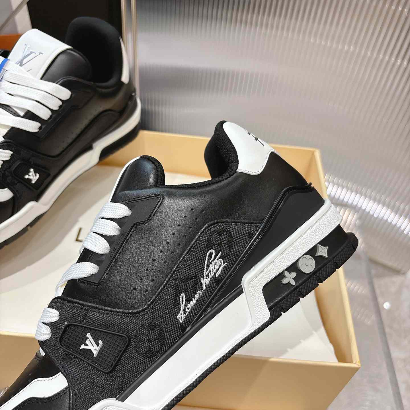 Louis Vuitton LV Trainer Sneaker 1AJ312 (upon uk size） - DesignerGu