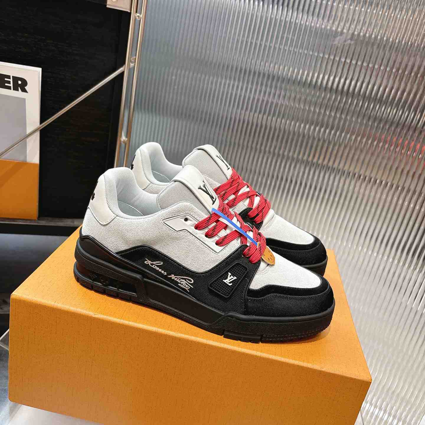Louis Vuitton LV Trainer Sneaker 1AJ426（upon uk size） - DesignerGu
