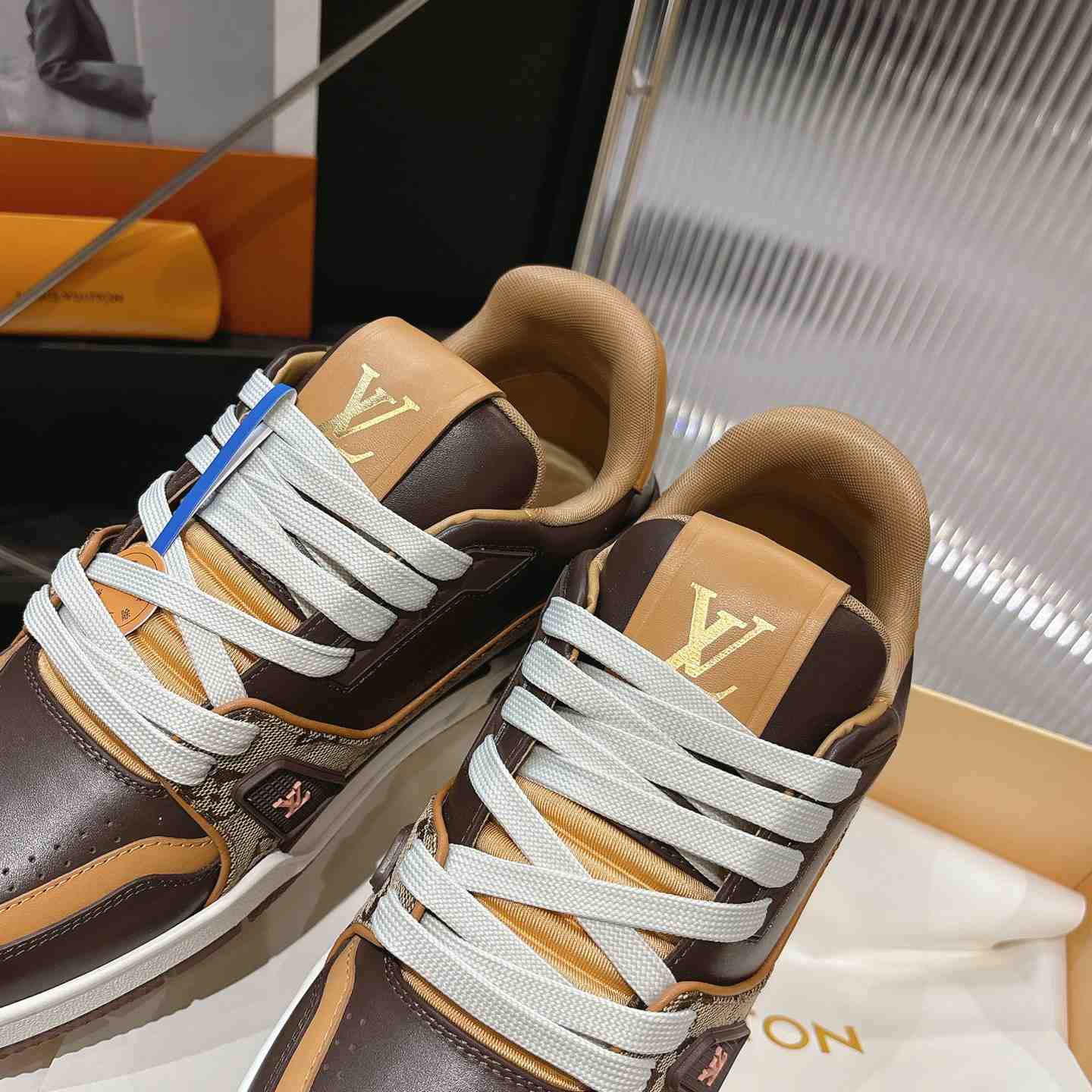 Louis Vuitton LV Trainer Sneaker 1AJ332 (upon uk size） - DesignerGu