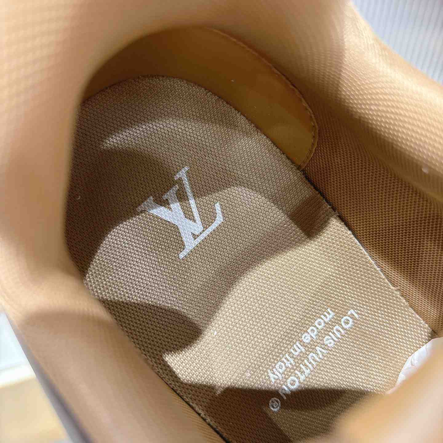 Louis Vuitton LV Trainer Sneaker 1AJ332 (upon uk size） - DesignerGu
