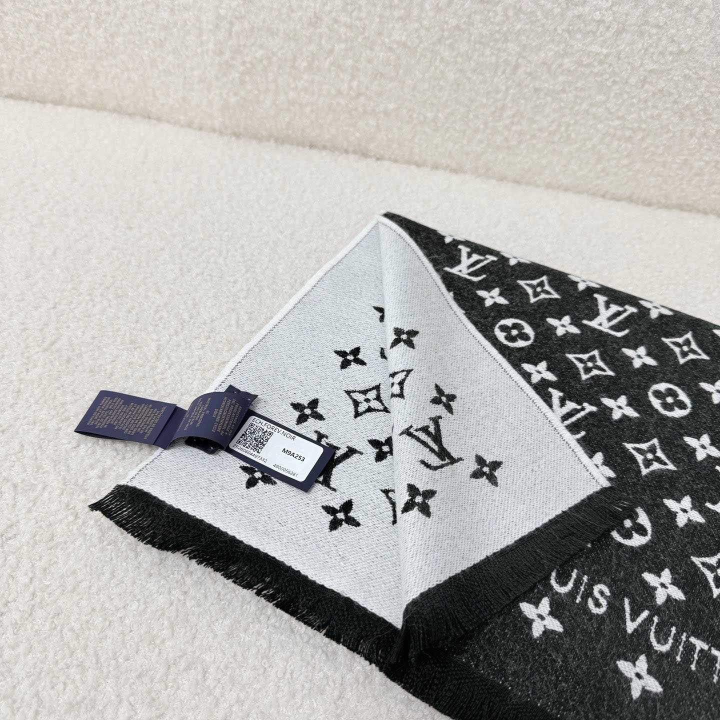 Louis Vuitton Forevergram Scarf  - DesignerGu