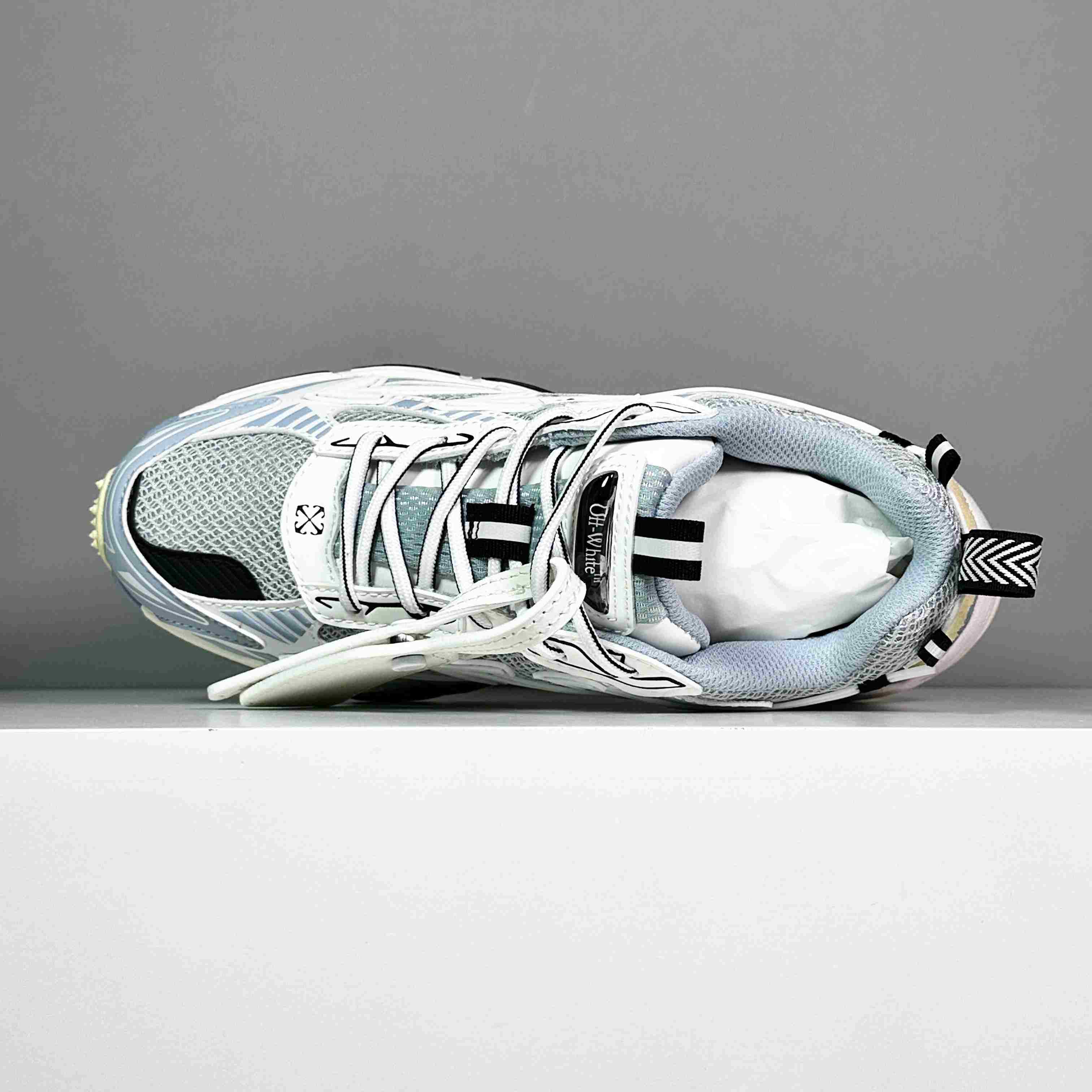 Off-White Blue & White 'Be Right Back' Sneakers - DesignerGu
