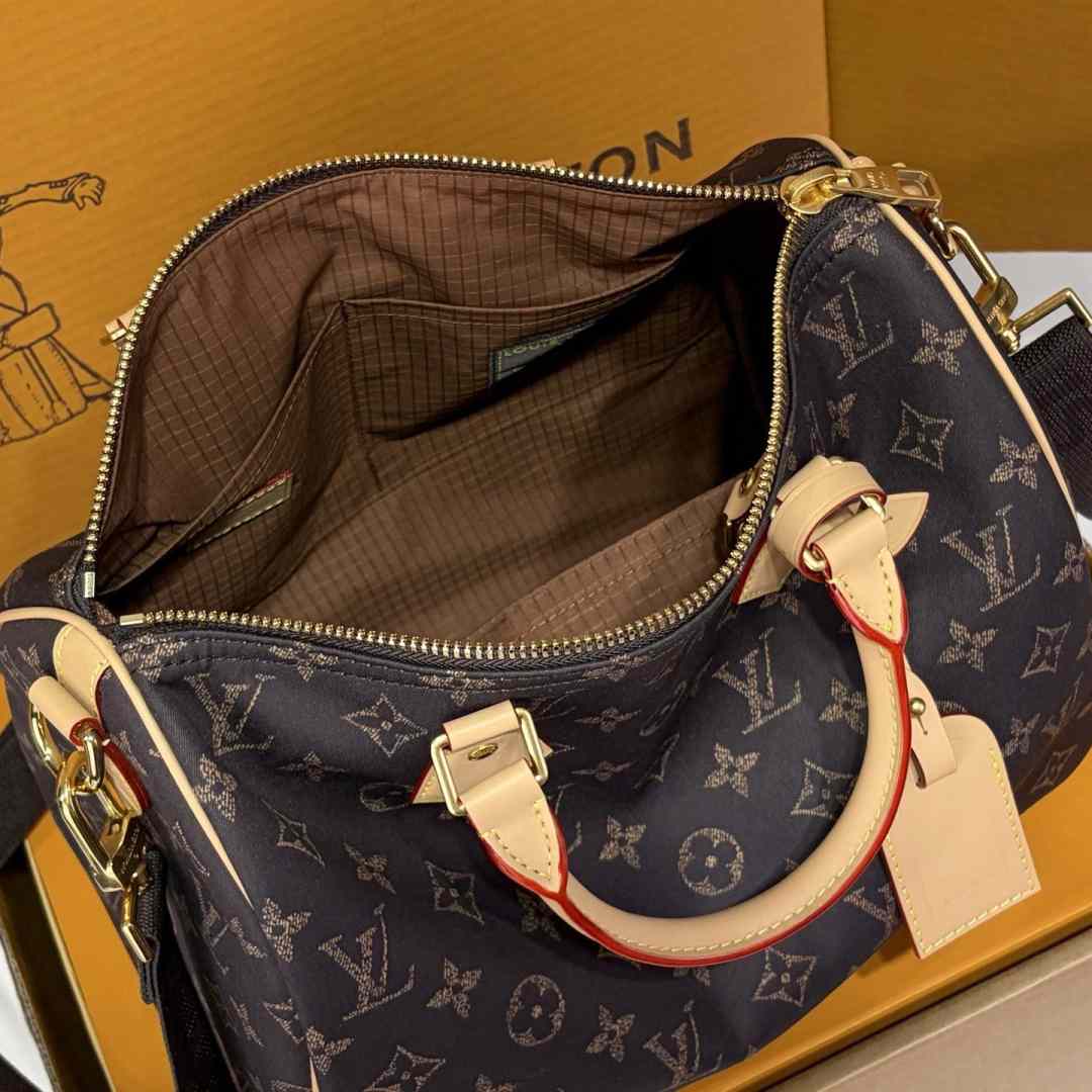 Louis Vuitton Speedy 30 Bandoulière Louis Vuitton Silk Tech M2A454 - DesignerGu