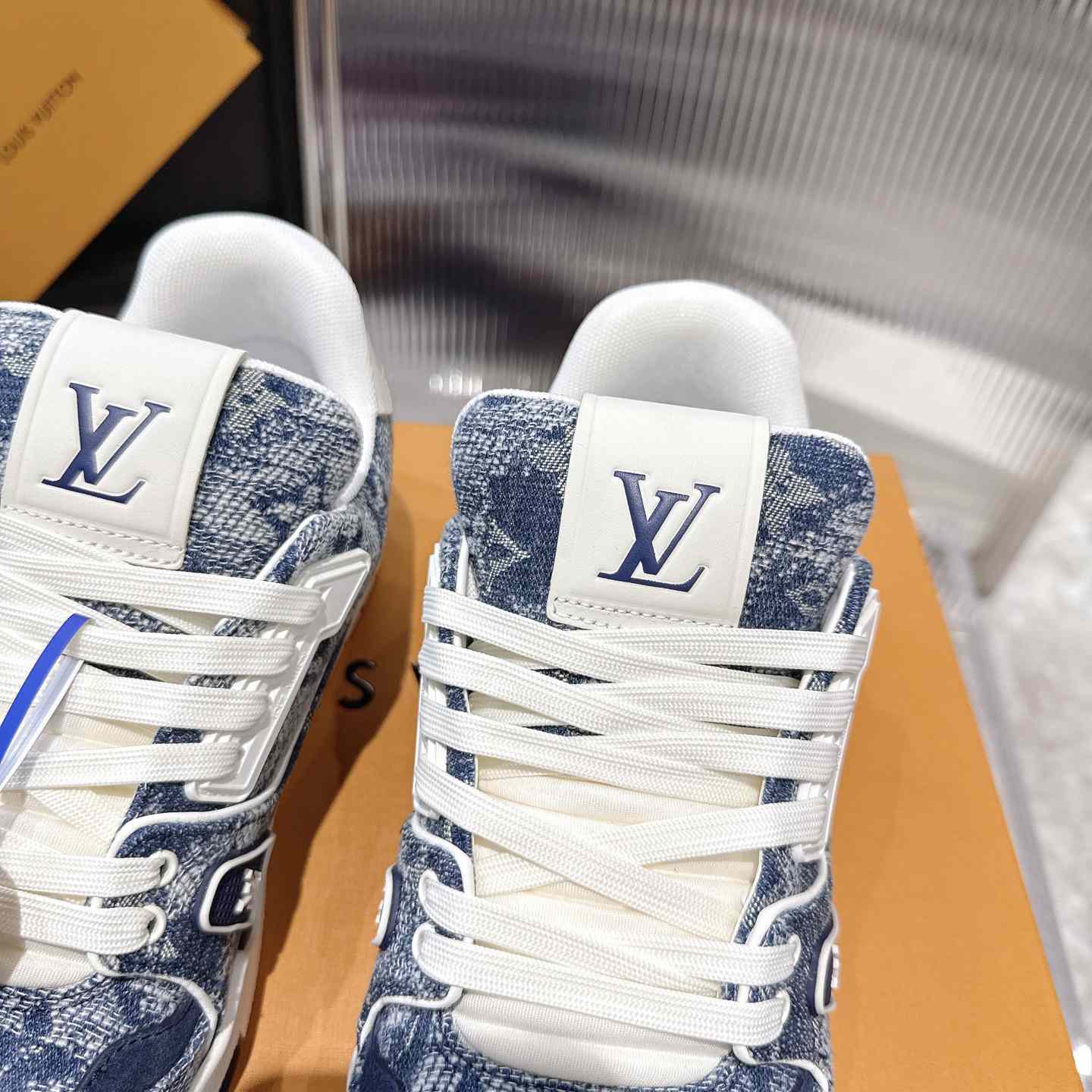Louis Vuitton LV Trainer Sneaker 1AJAR0 (upon uk size） - DesignerGu