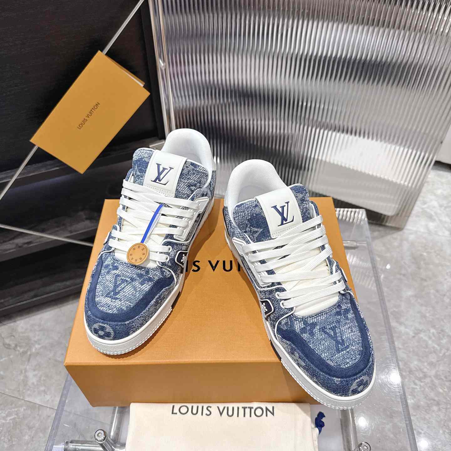 Louis Vuitton LV Trainer Sneaker 1AJAR0 (upon uk size） - DesignerGu