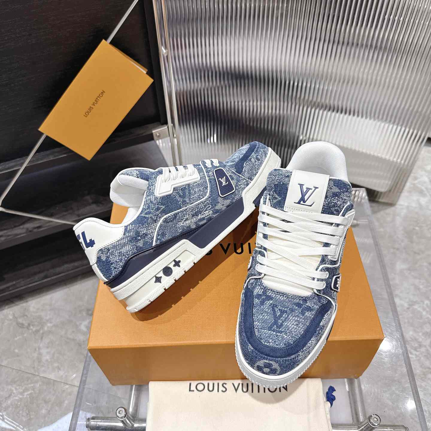 Louis Vuitton LV Trainer Sneaker 1AJAR0 (upon uk size） - DesignerGu
