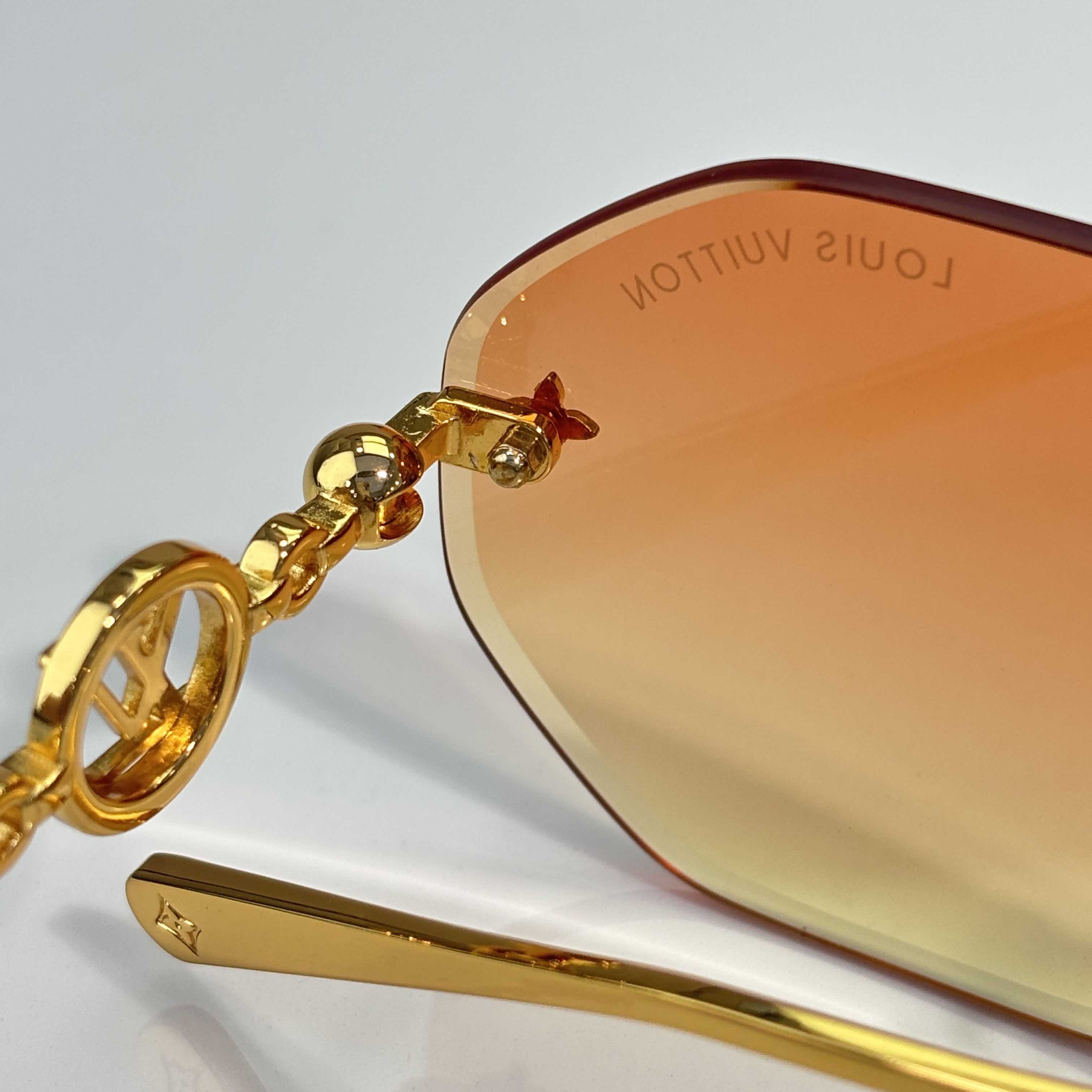 Louis Vuitton Z7530U Sunglasses   - DesignerGu