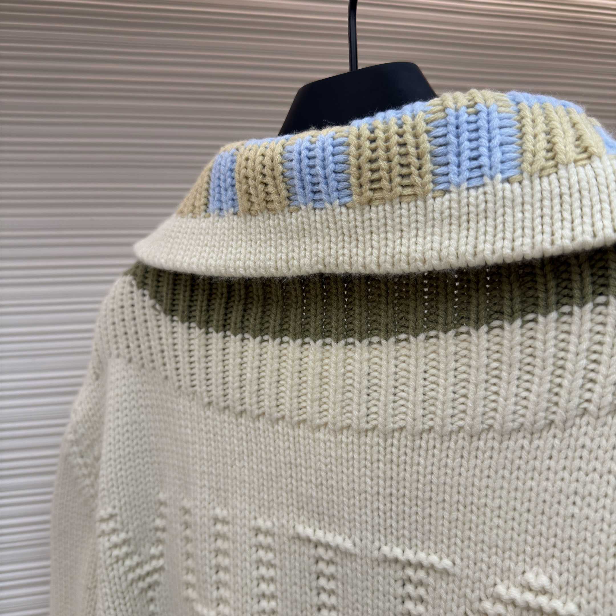 Louis Vuitton Zipped Intarsia Track Top 1AJUVN - DesignerGu
