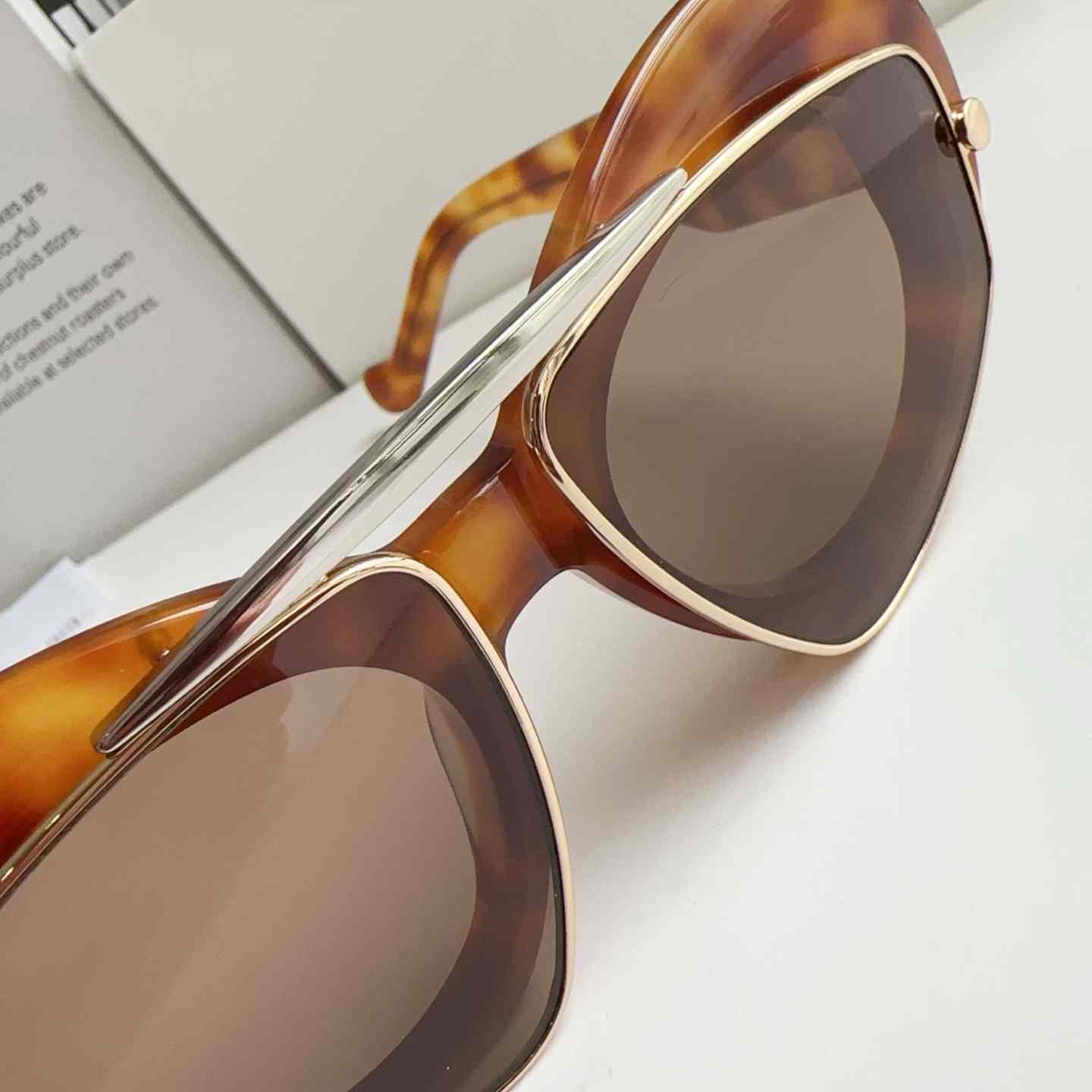 Loewe LW40120I Sunglasses   - DesignerGu
