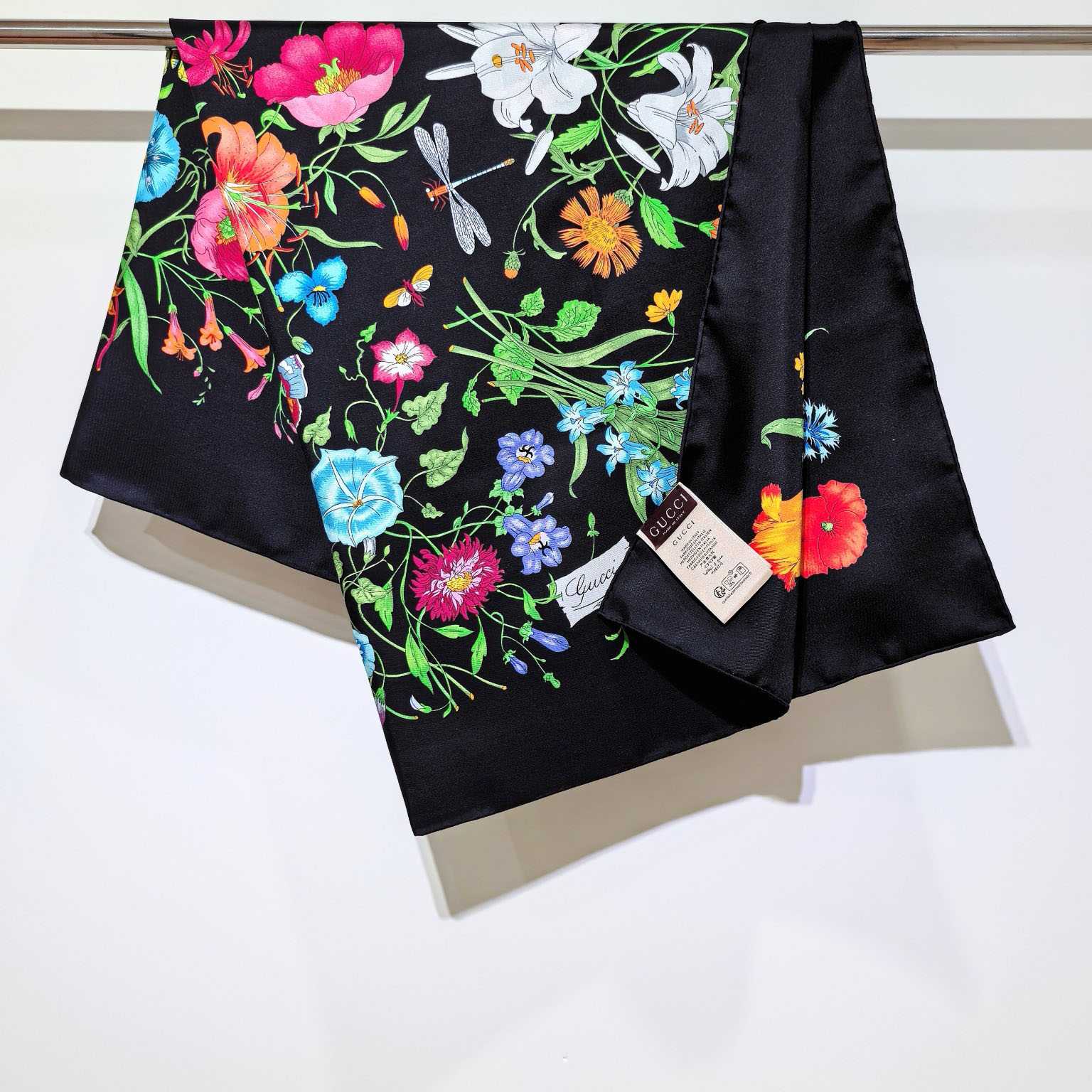 Gucci Printed Flora Silk Twill Carré - DesignerGu