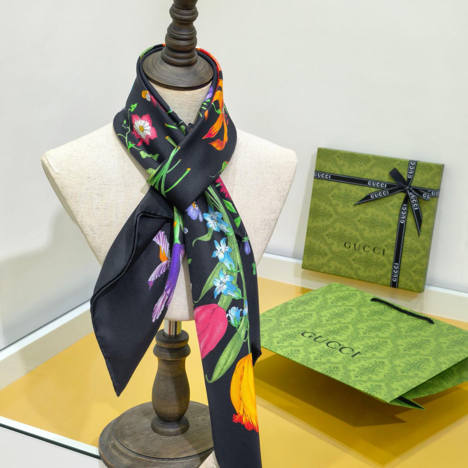 Gucci Printed Flora Silk Twill Carré - DesignerGu