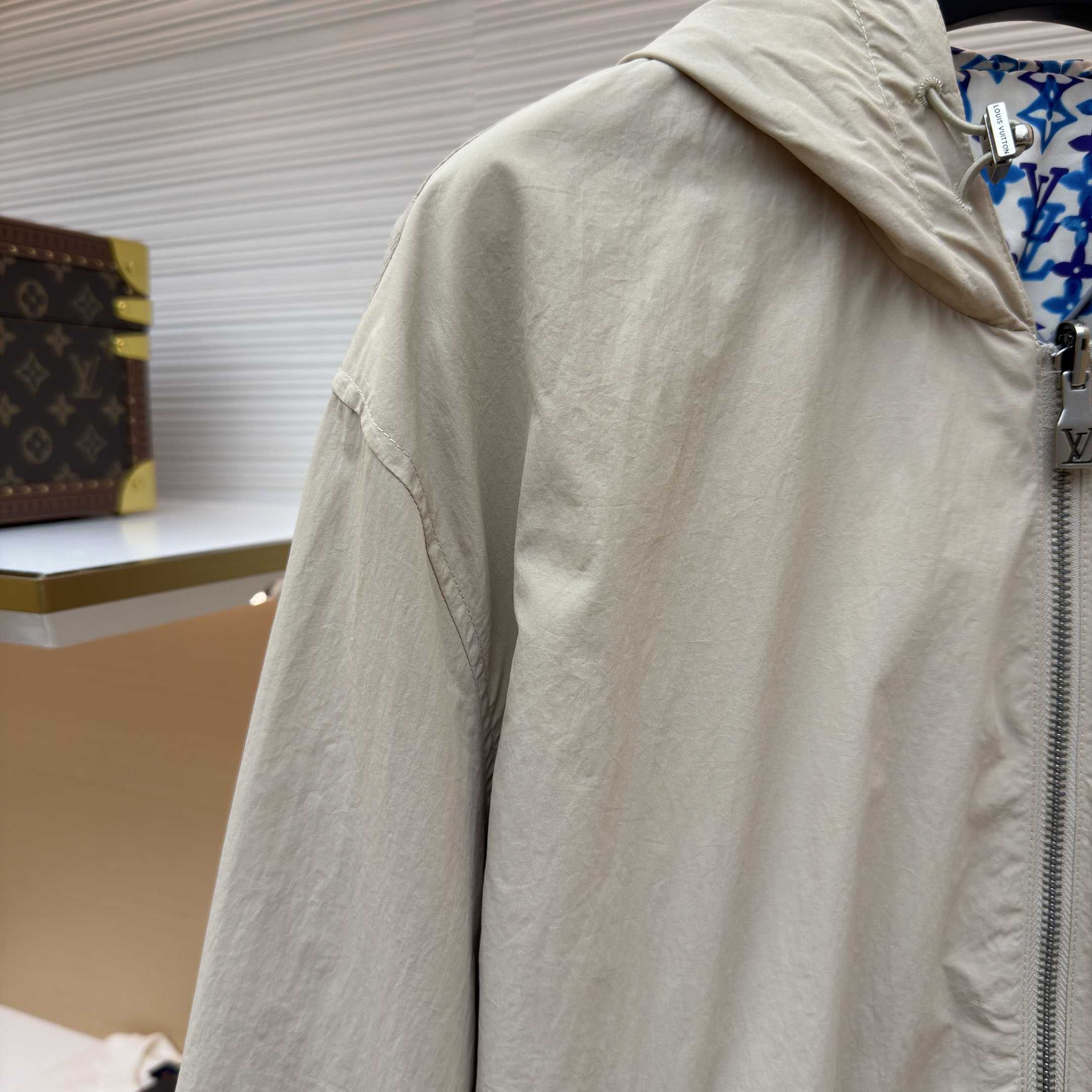 Louis Vuitton Reversible Windbreaker 1AJUW3 - DesignerGu