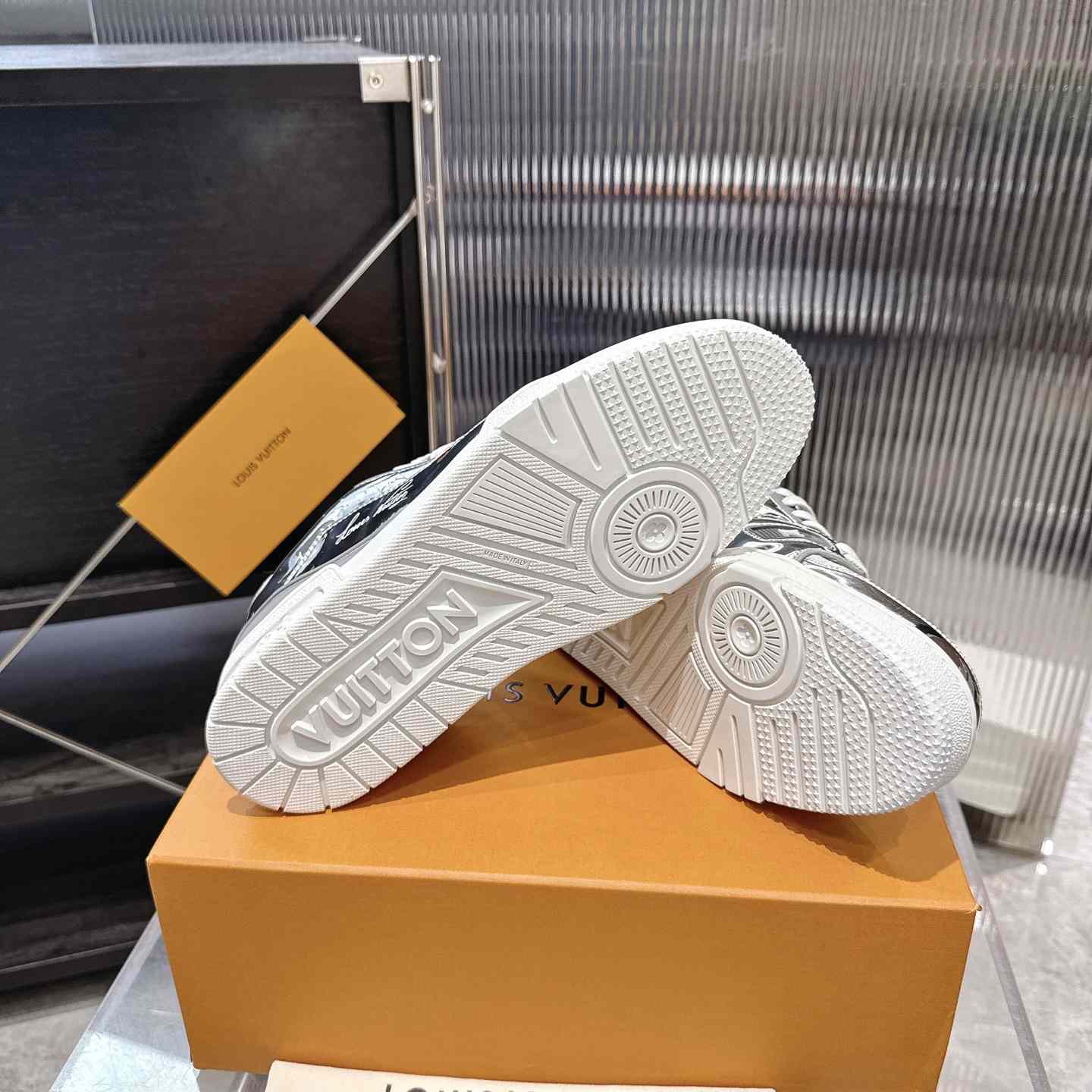 Louis Vuitton LV Trainer Sneaker 1AJCL9 (upon uk size） - DesignerGu