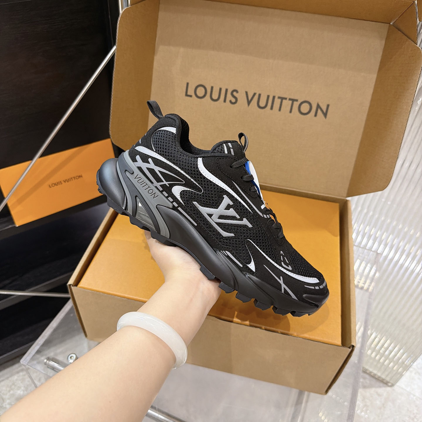 Louis Vuitton LV Tatic Runner Sneaker 1AKC3L（upon uk size） - DesignerGu