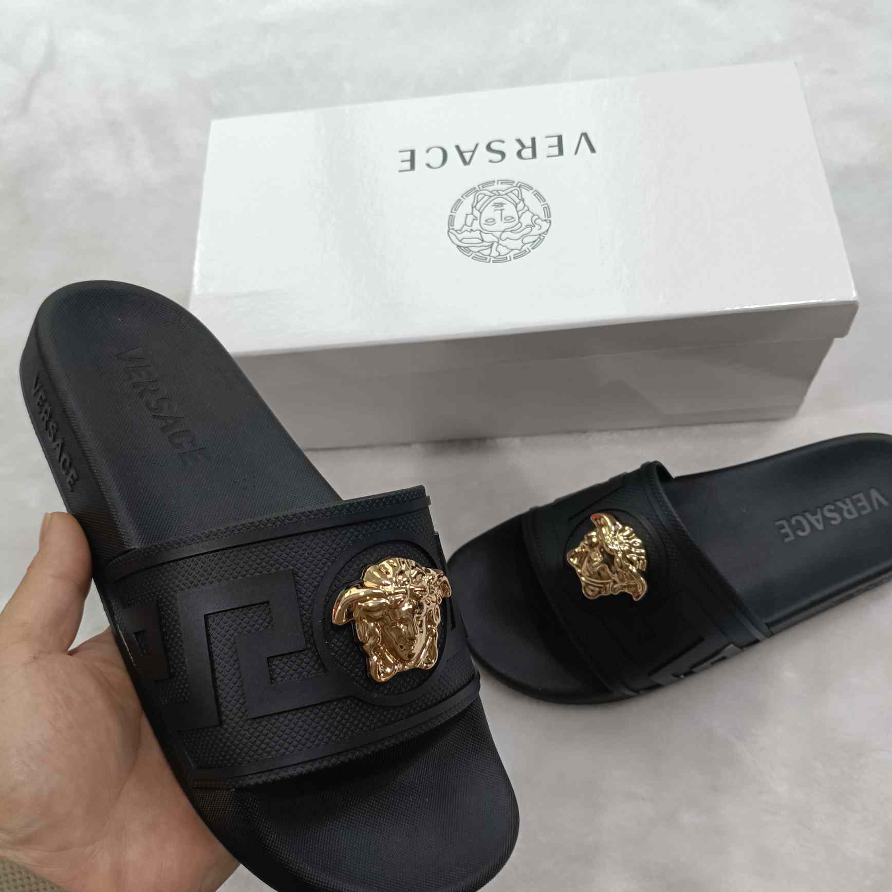 Versace Medusa Rubber Slide Sandals - DesignerGu