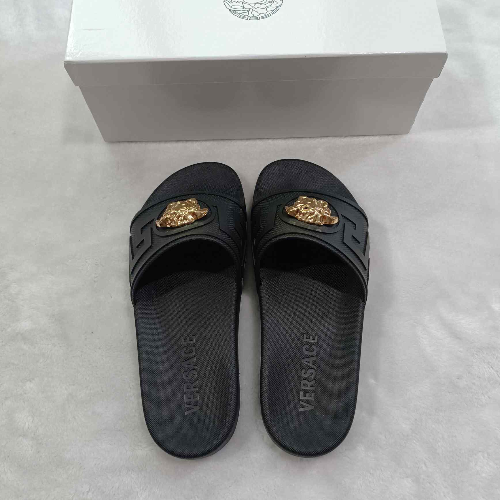 Versace Medusa Rubber Slide Sandals - DesignerGu