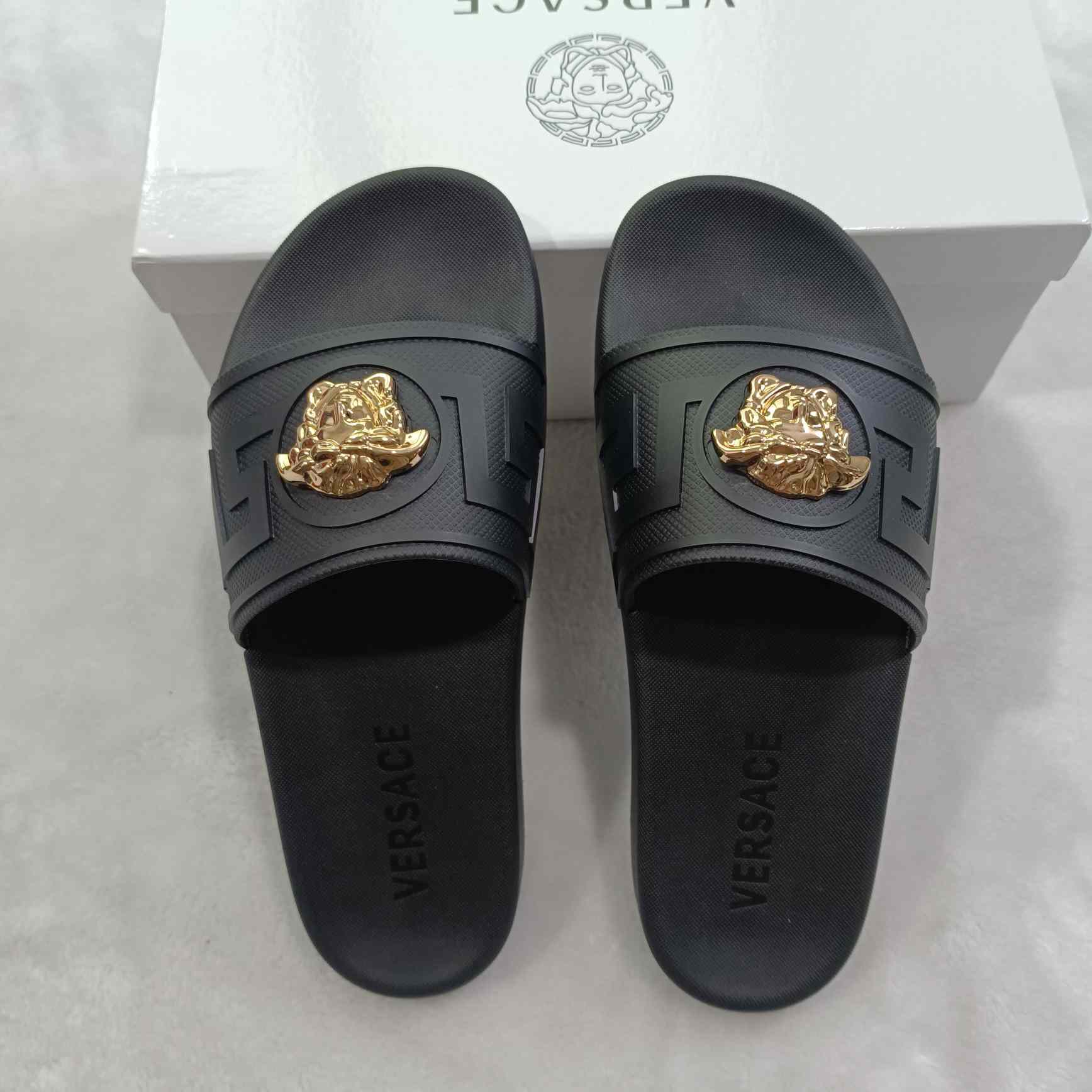 Versace Medusa Rubber Slide Sandals - DesignerGu