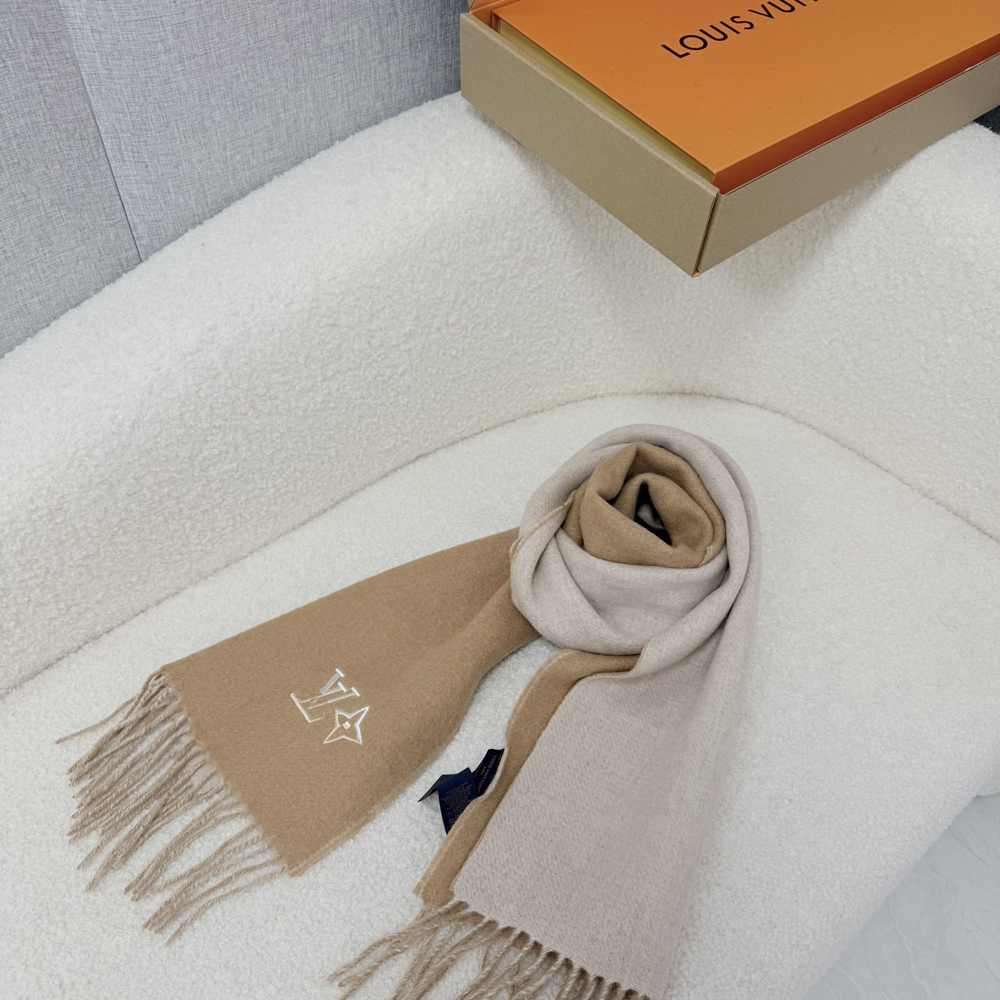 Louis Vuitton LV Dual Scarf - DesignerGu