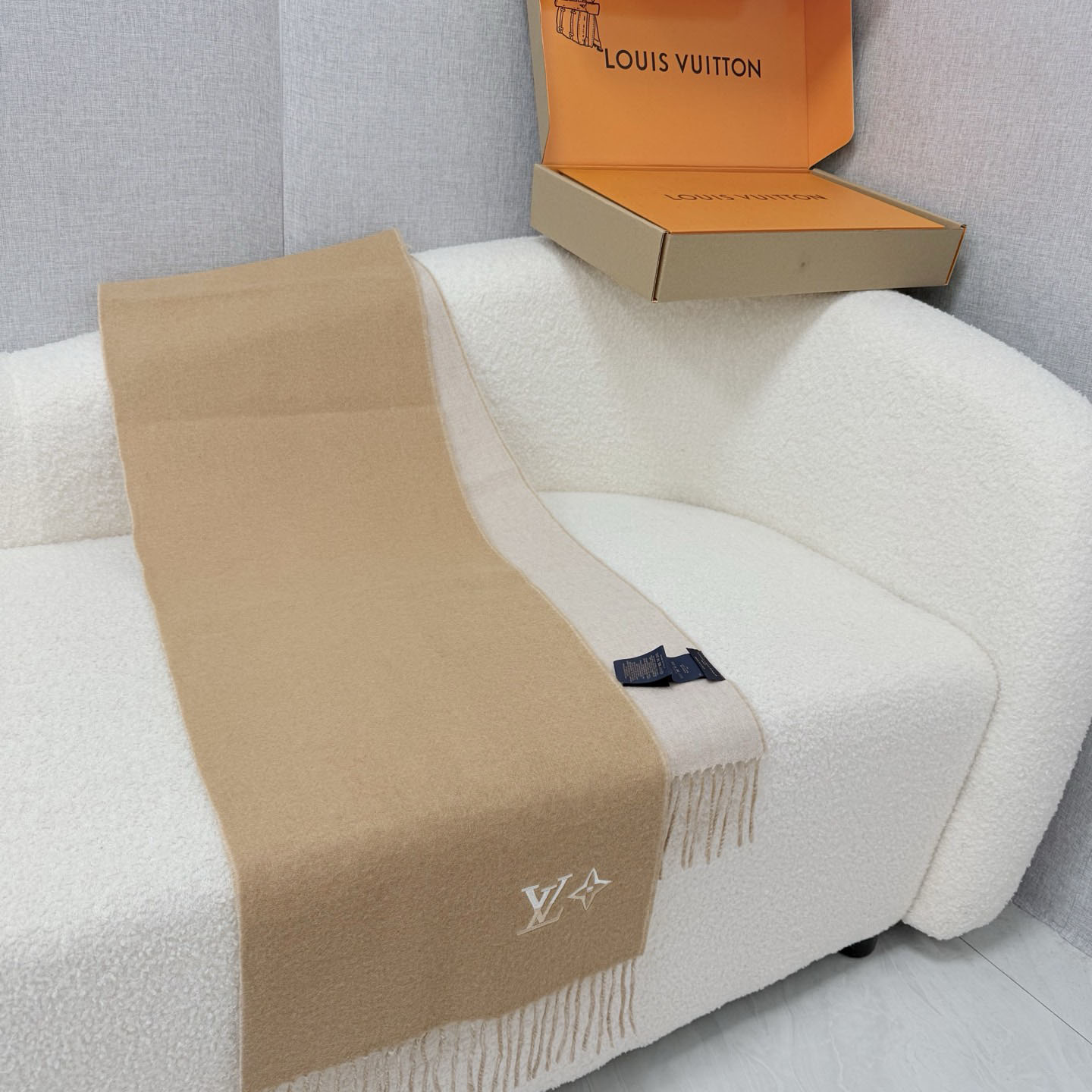 Louis Vuitton LV Dual Scarf - DesignerGu