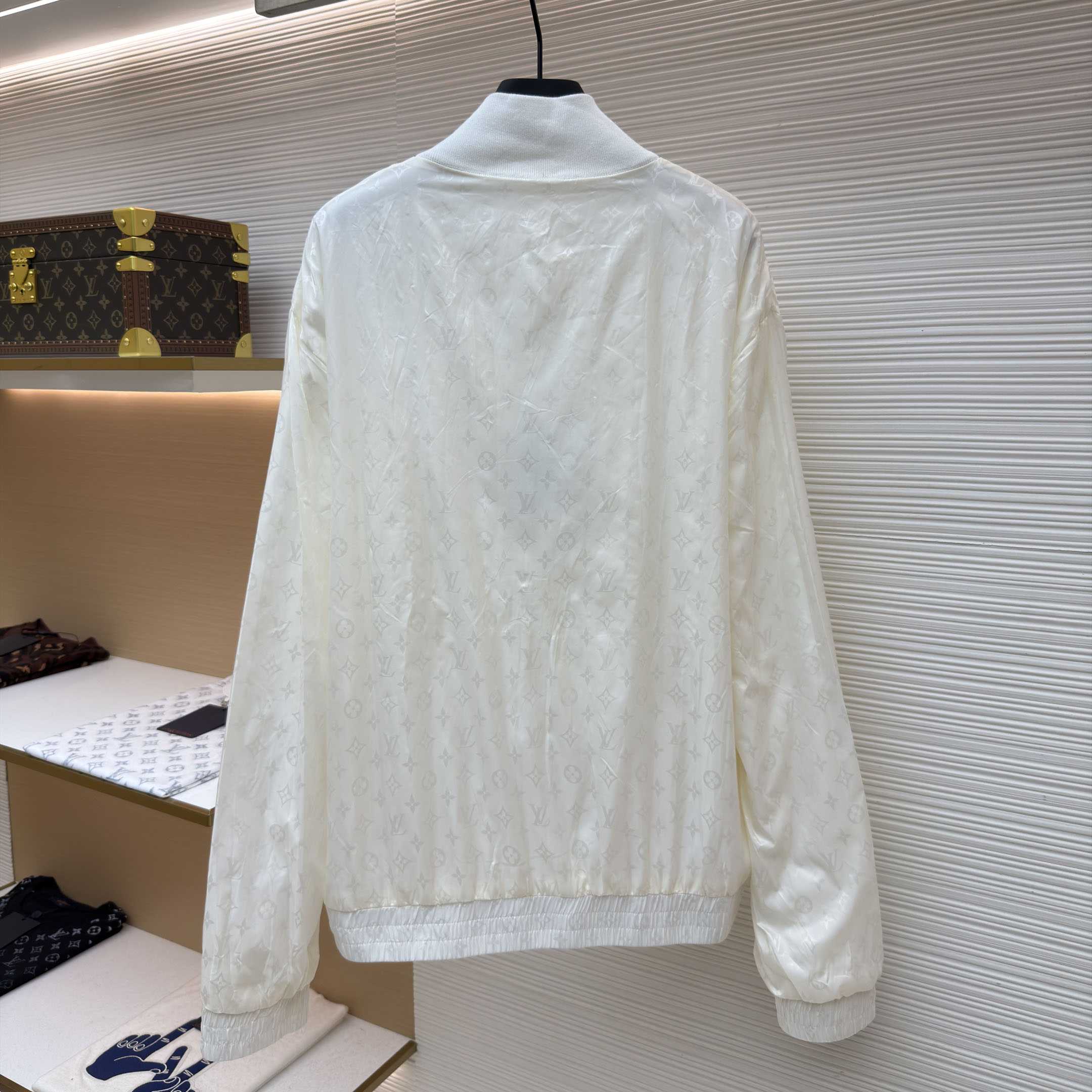 Louis Vuitton Monogram Reversible Light Bomber 1AHUWH - DesignerGu