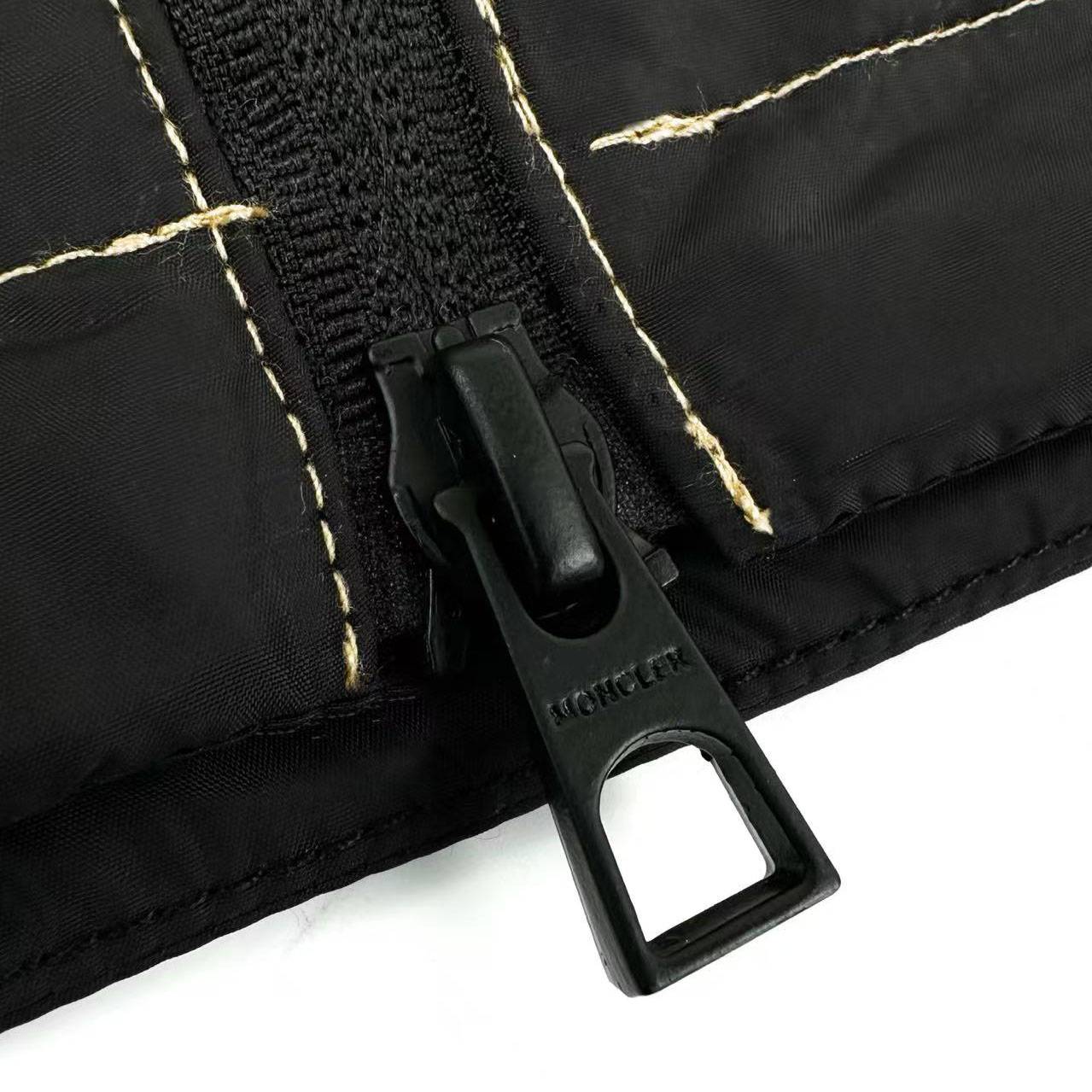 Moncler Ansiei Gilet - DesignerGu