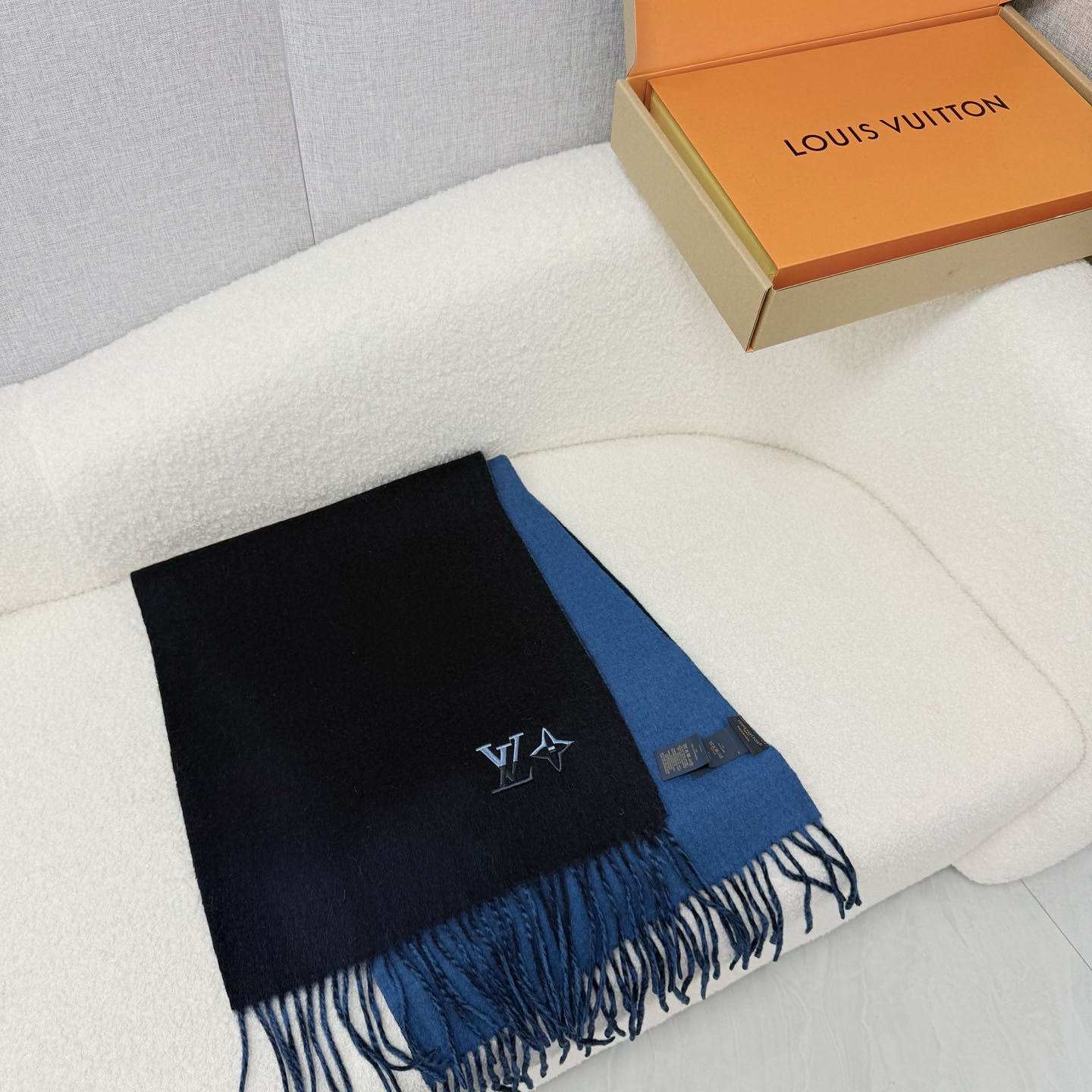 Louis Vuitton LV Dual Scarf - DesignerGu