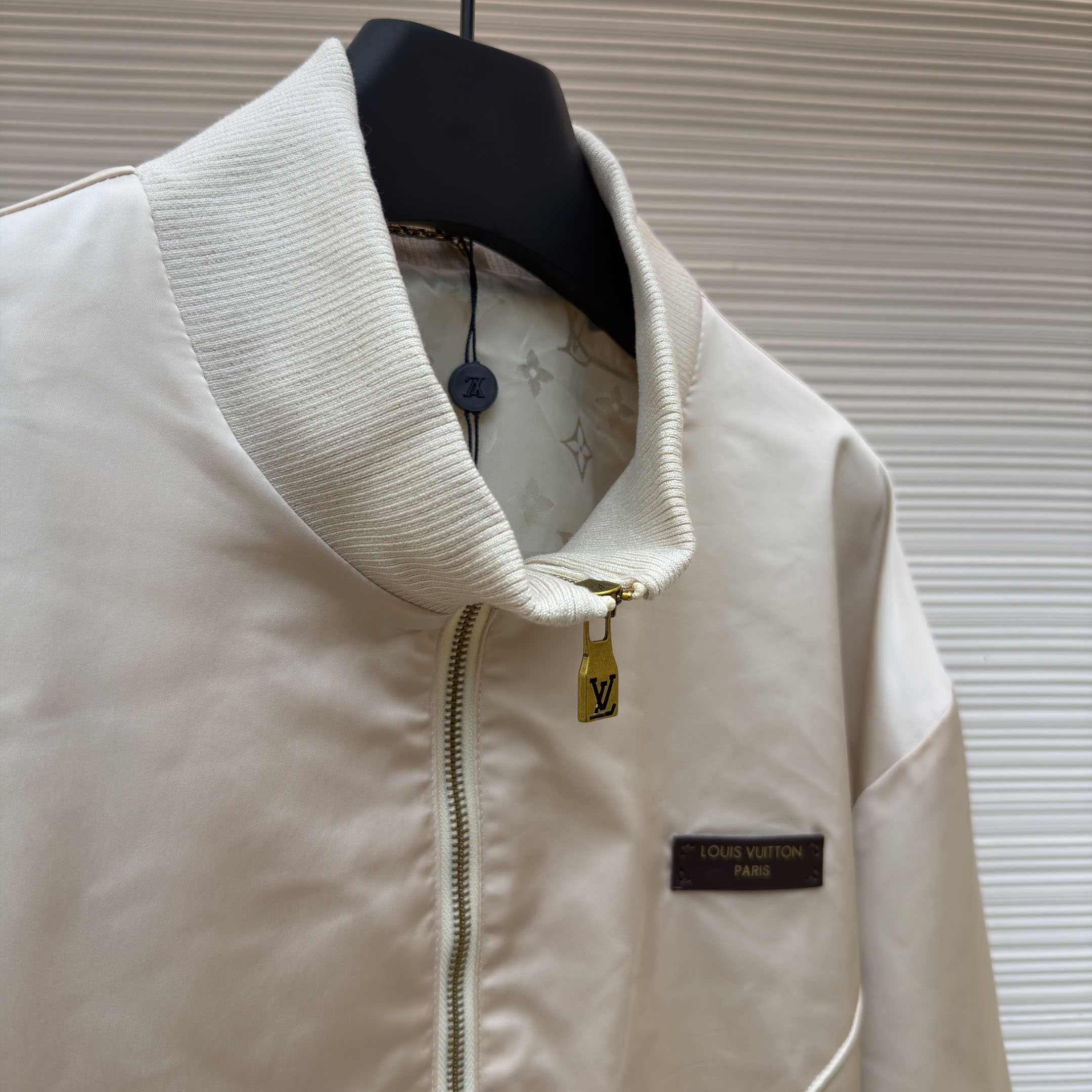 Louis Vuitton Satin Track Top 1AK6KO - DesignerGu