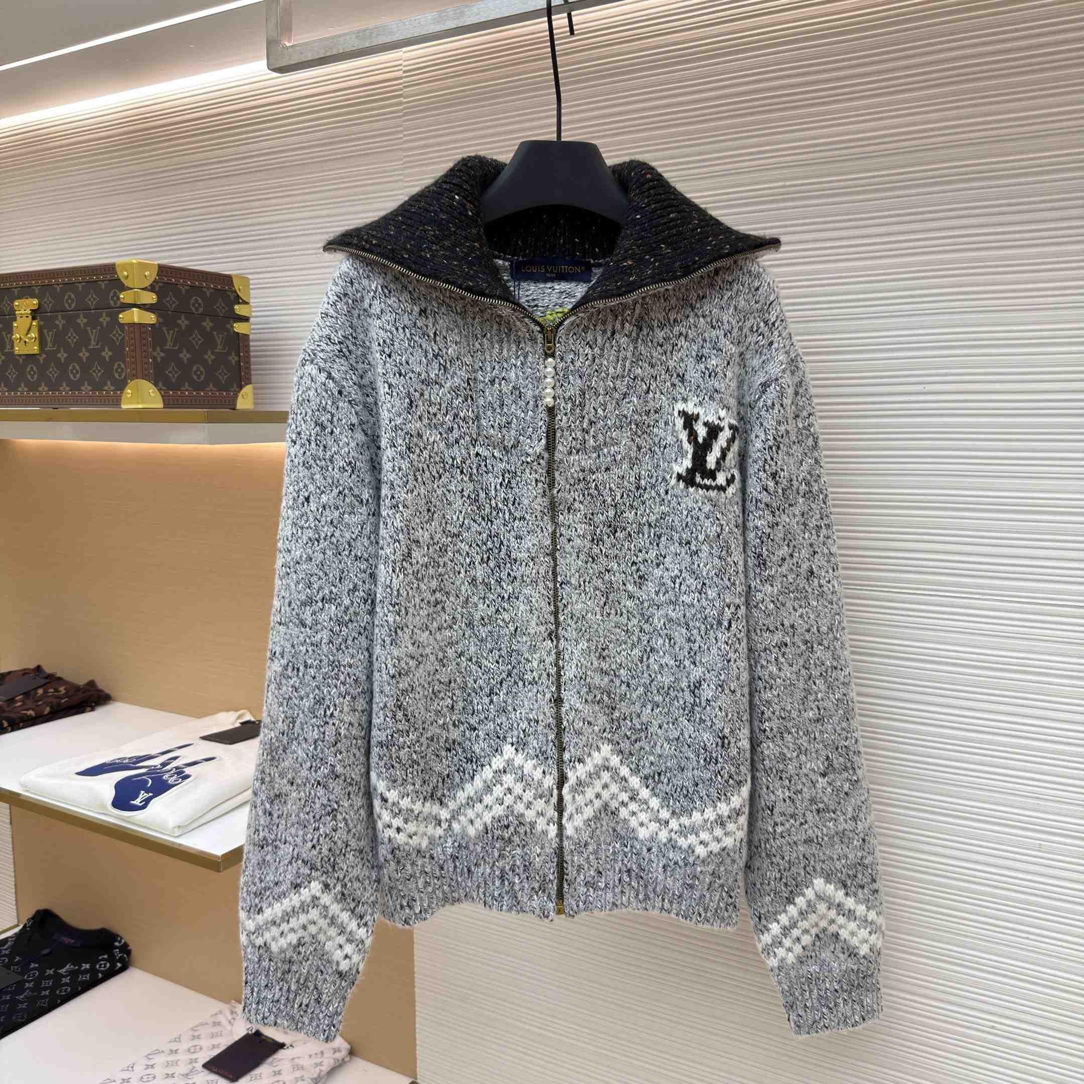 Louis Vuitton Zippered Knitted Blouson 1AIMD3 - DesignerGu