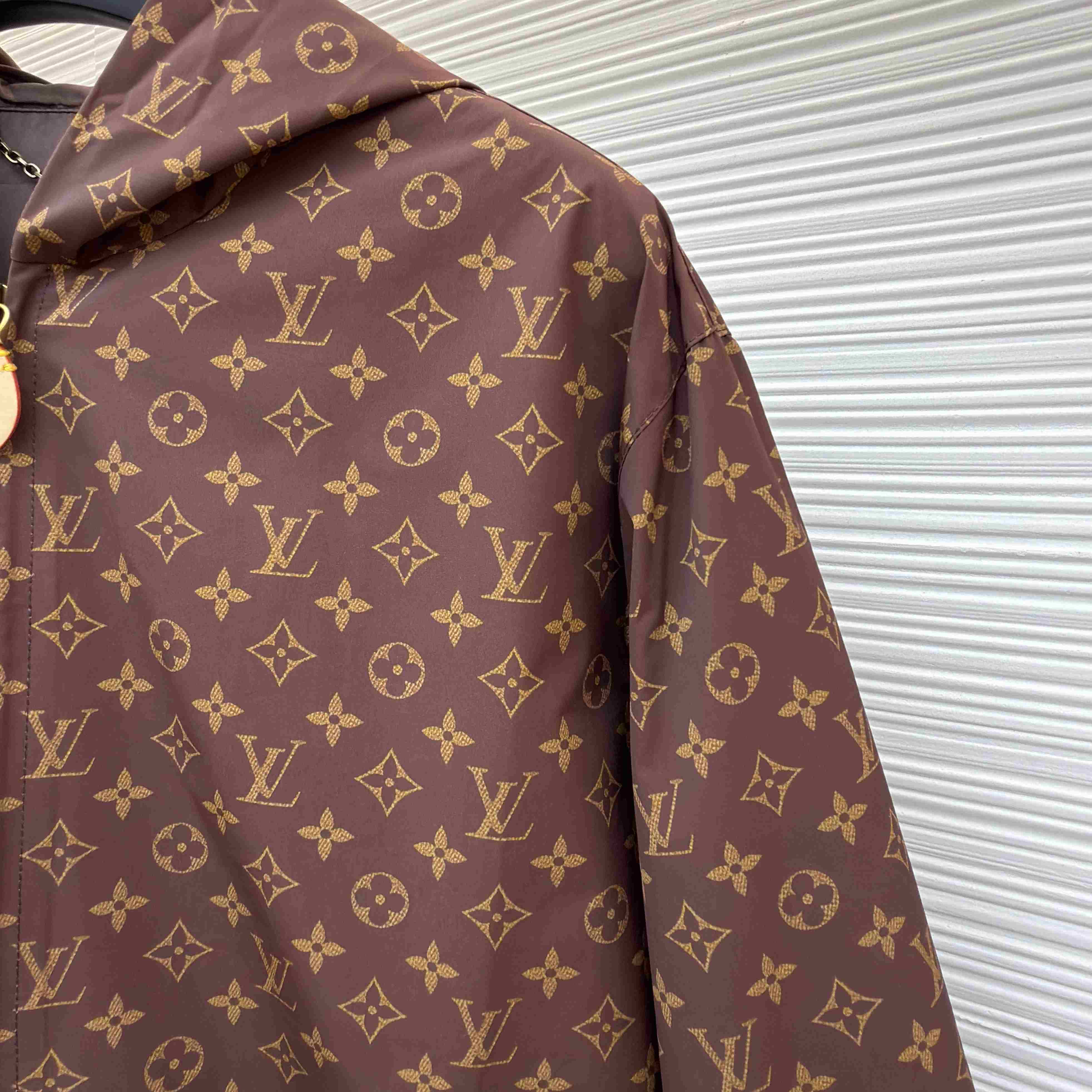 Louis Vuitton Silk Tech Windbreaker 1AKO9S - DesignerGu