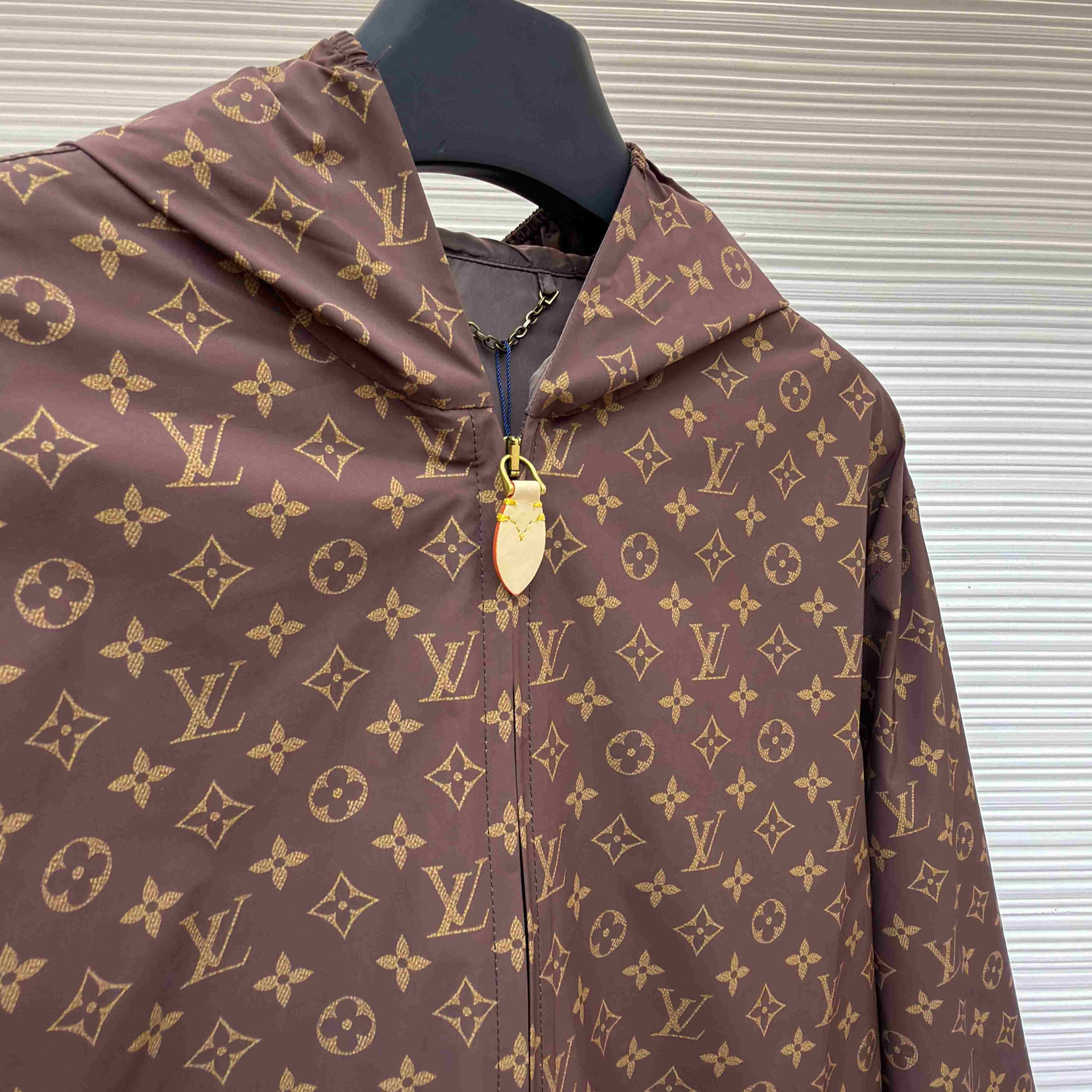 Louis Vuitton Silk Tech Windbreaker 1AKO9S - DesignerGu