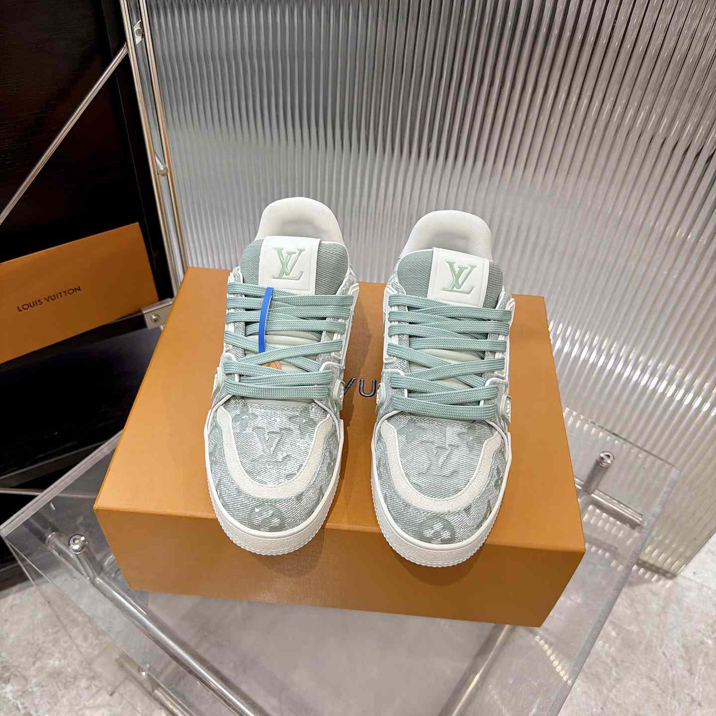 Louis Vuitton LV Trainer Sneaker 1AK7OI（upon uk size） - DesignerGu