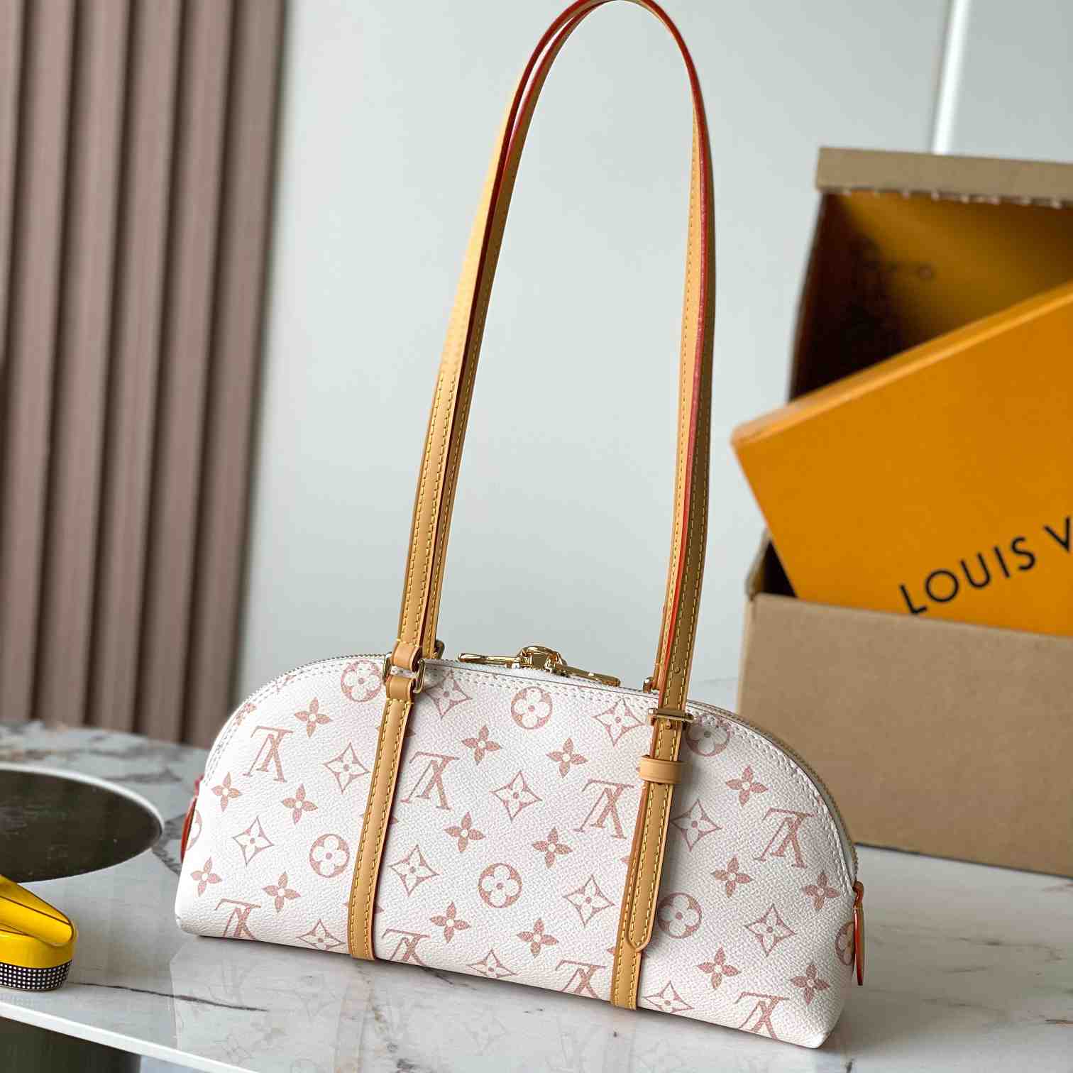Louis Vuitton Squire East West M2A457 - DesignerGu