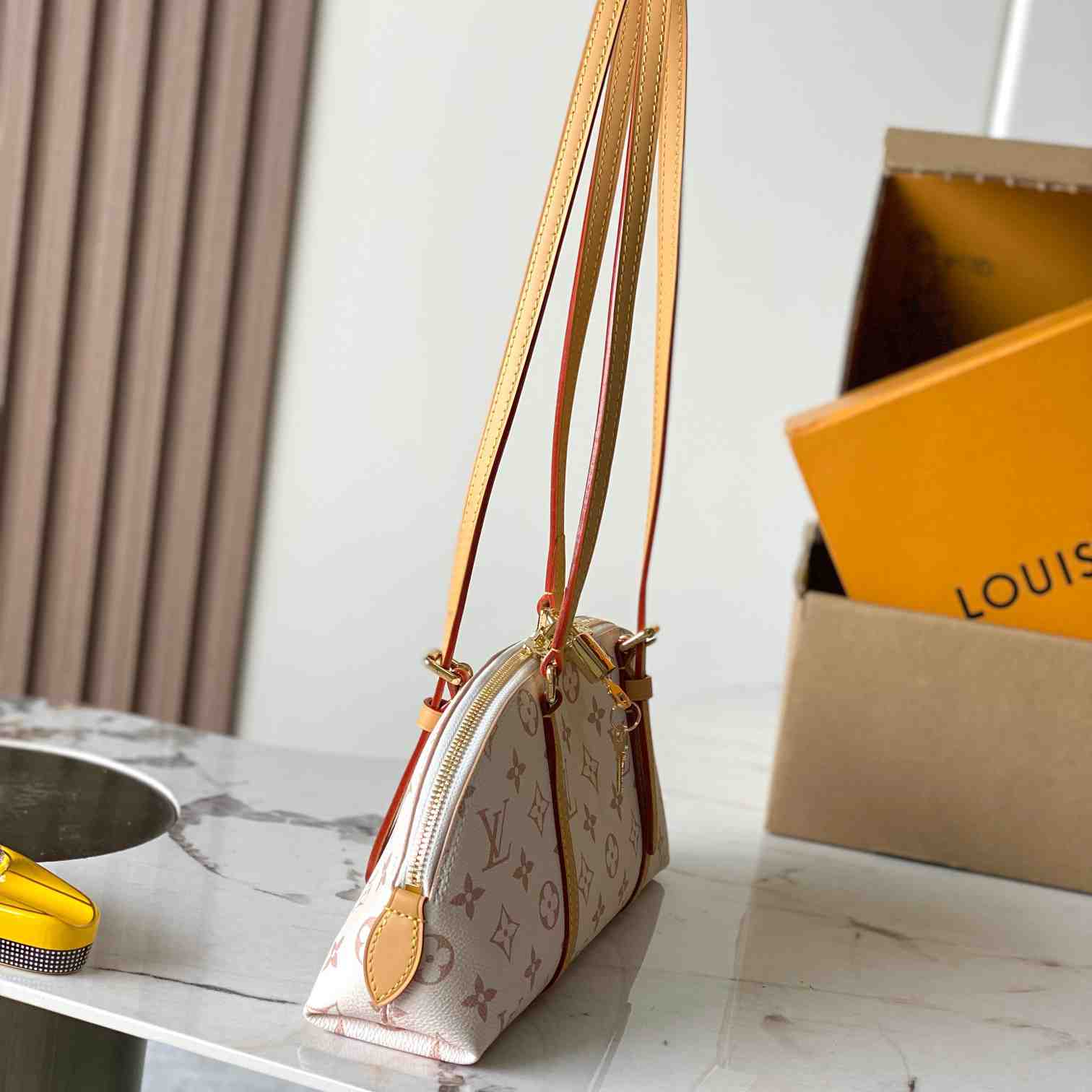 Louis Vuitton Squire East West M2A457 - DesignerGu