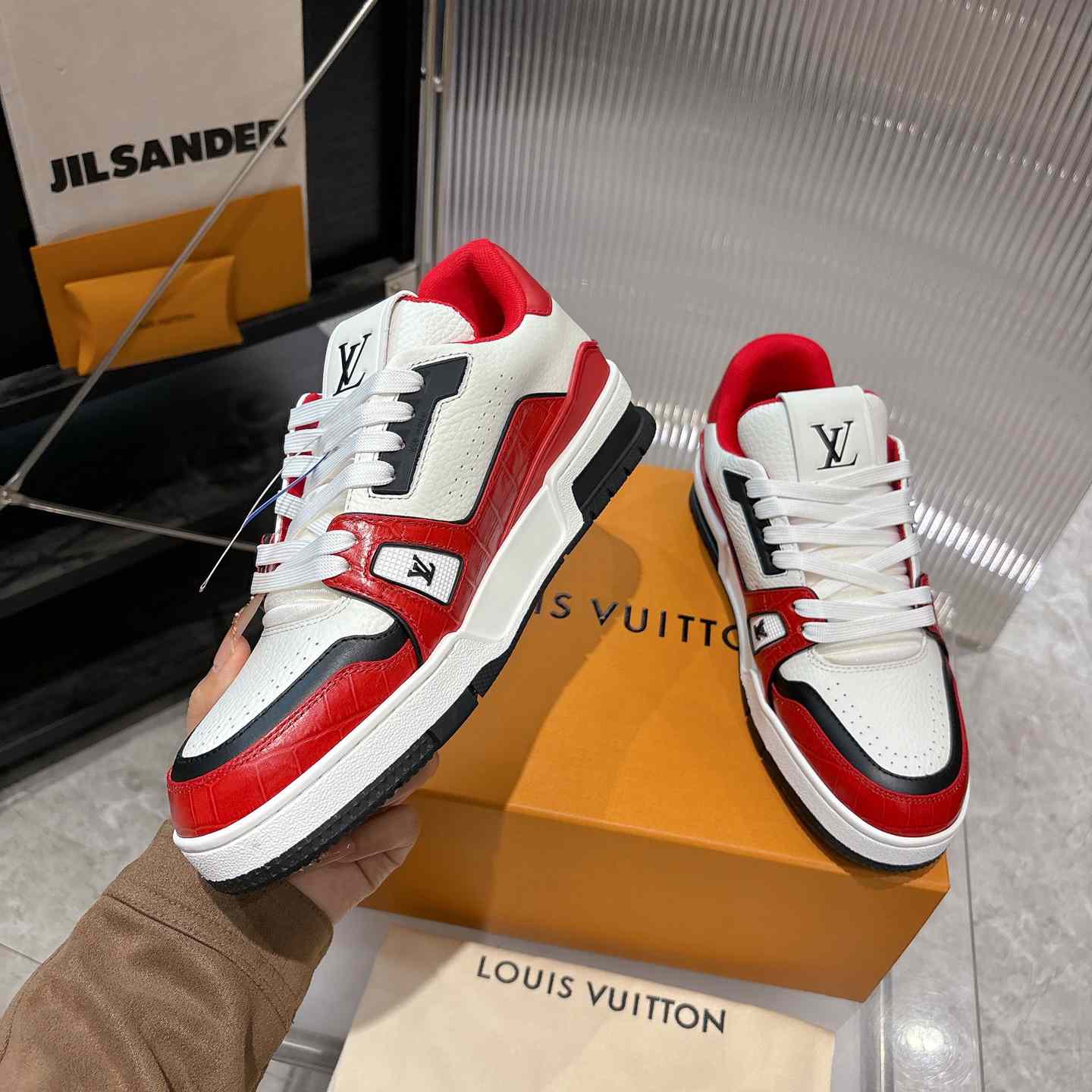 Louis Vuitton LV Trainer Sneaker 1AIWI9 (upon uk size） - DesignerGu
