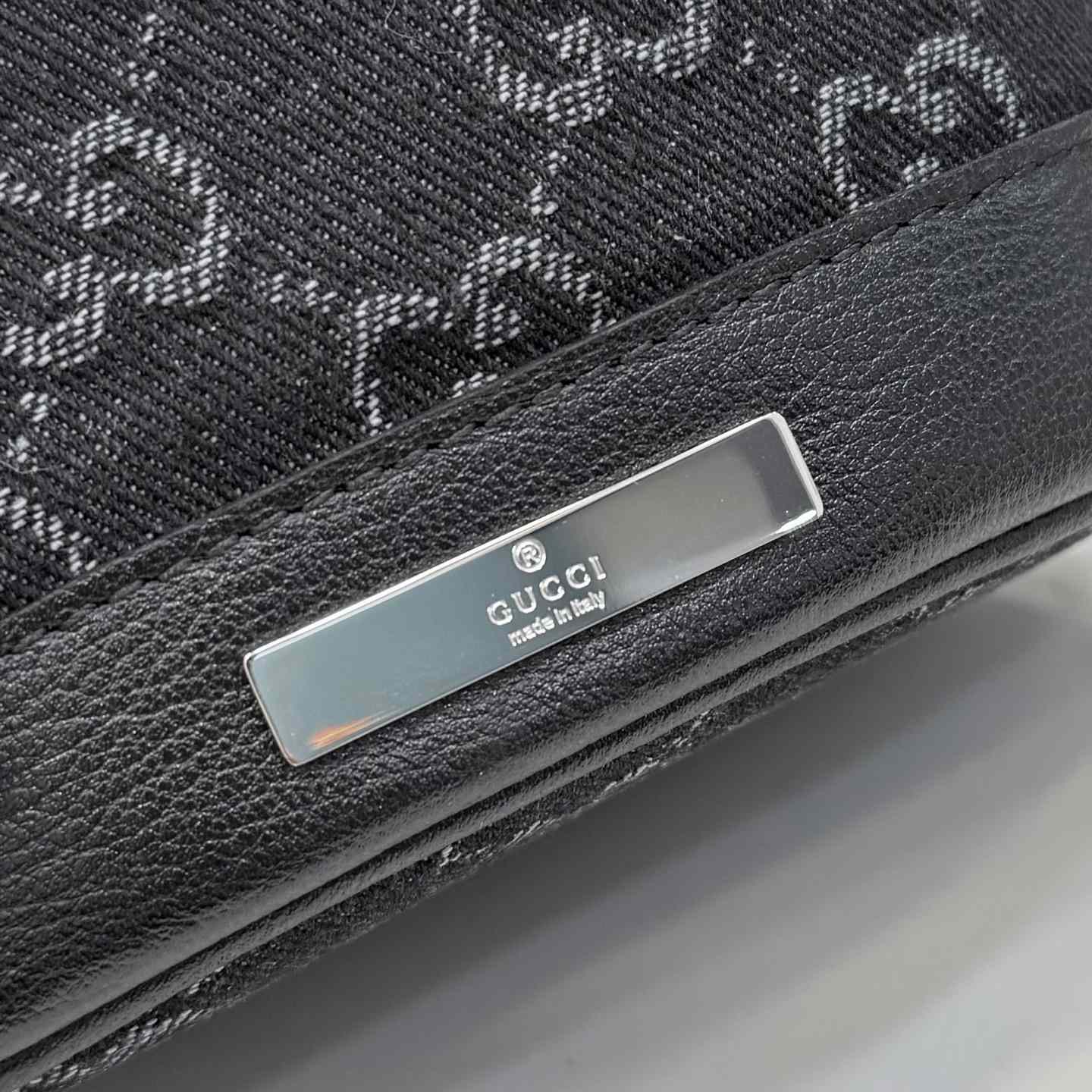 Gucci Mini Bucket Bag With Gucci Plaque 875802 - DesignerGu