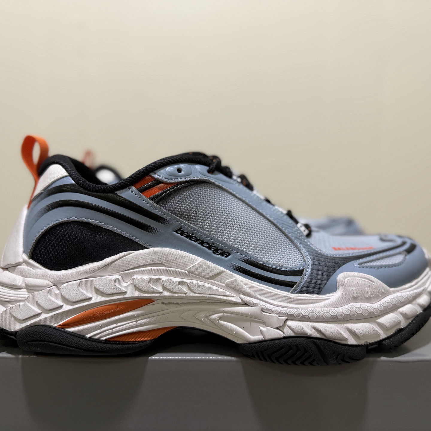 Balenciaga  Triple S.2 GRADIENT Sneaker  - DesignerGu