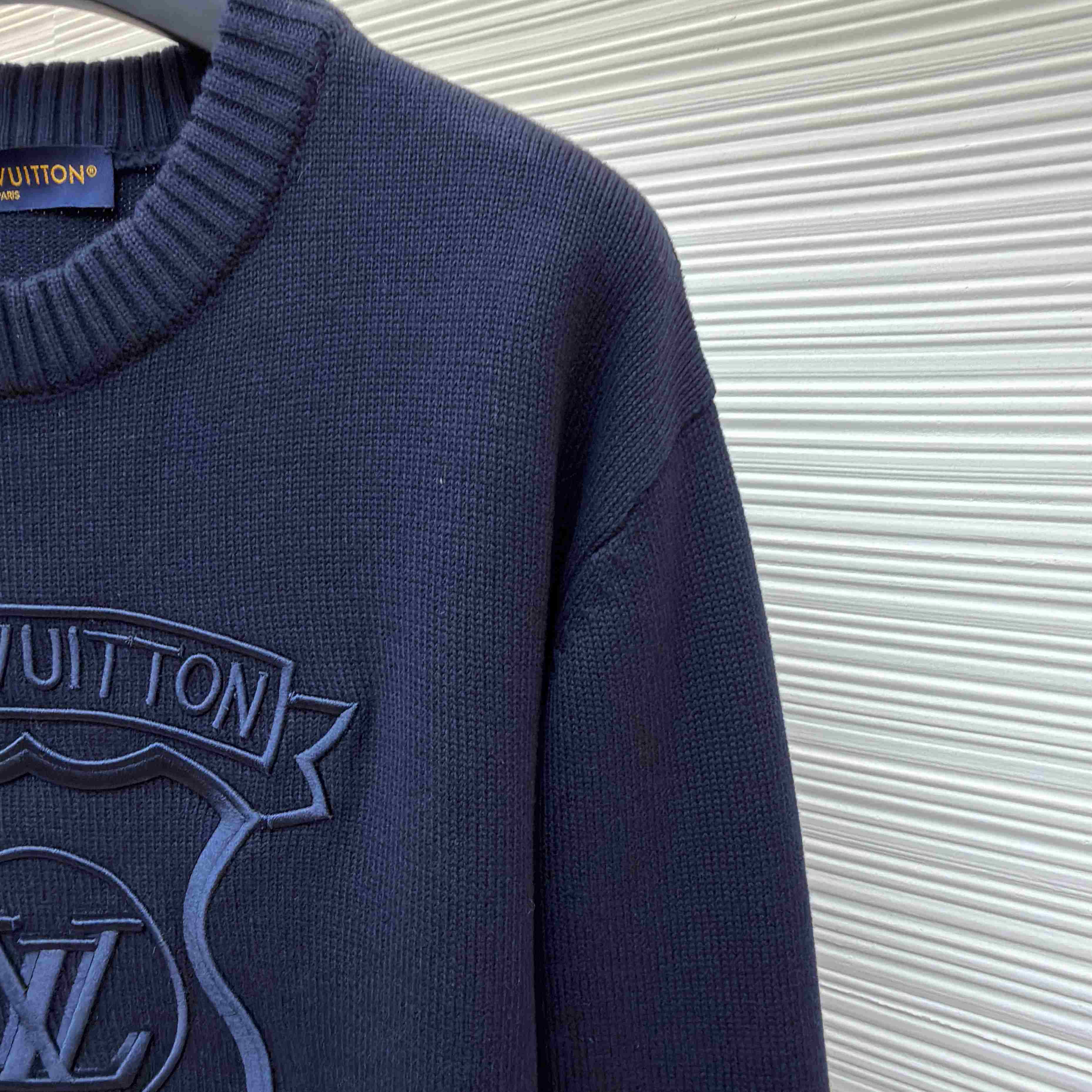 Gucci  Signature Crest Pullover - DesignerGu
