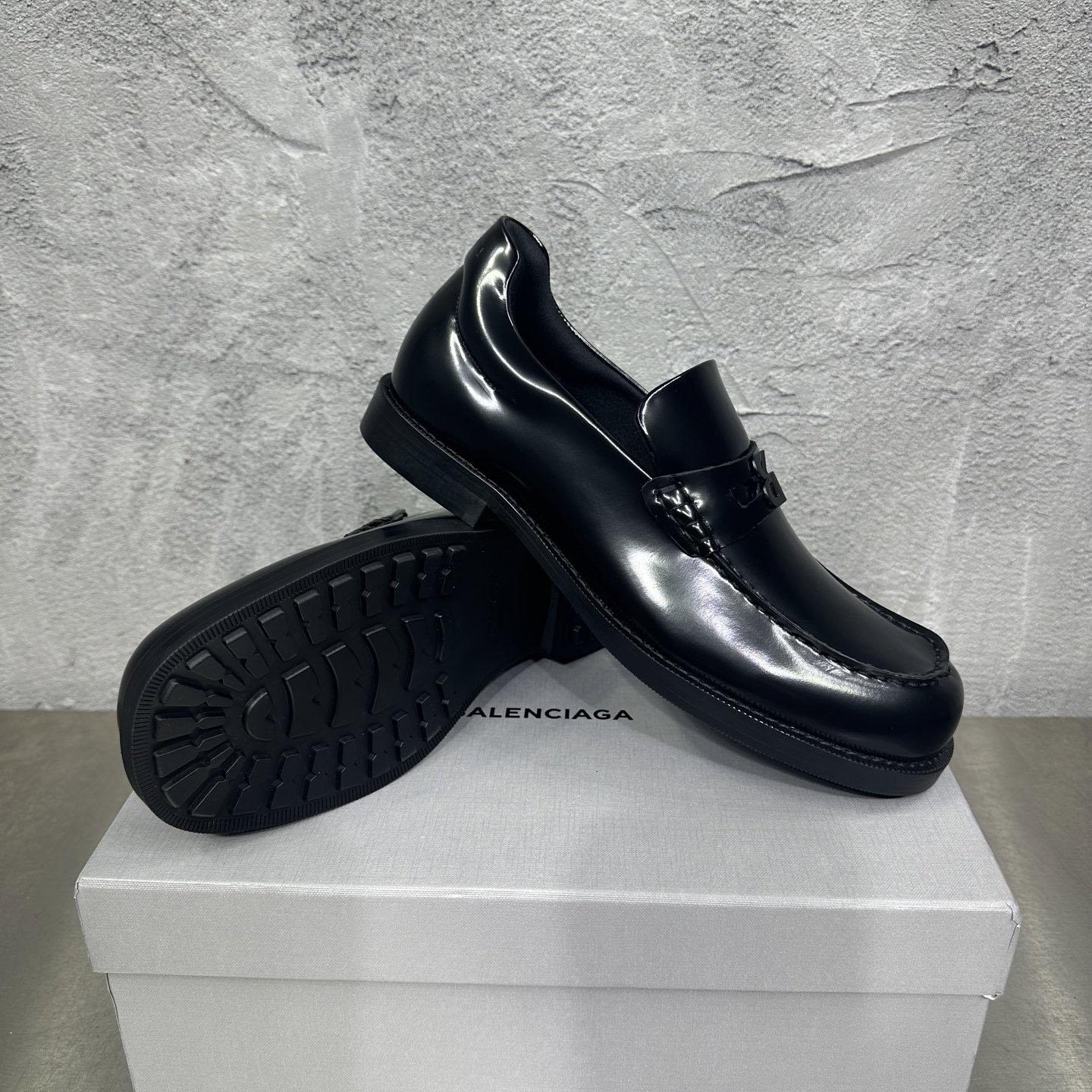 Balenciaga Comfy Loafer In Black - DesignerGu