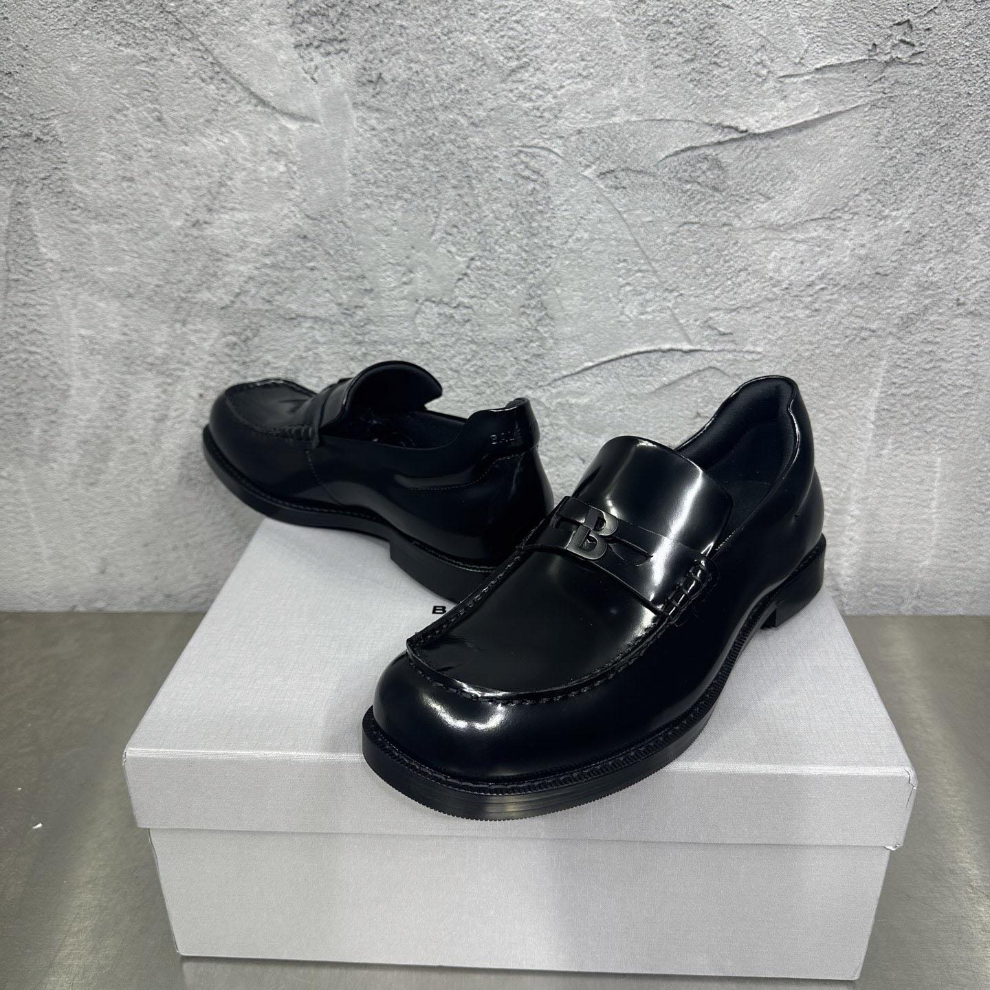 Balenciaga Comfy Loafer In Black - DesignerGu