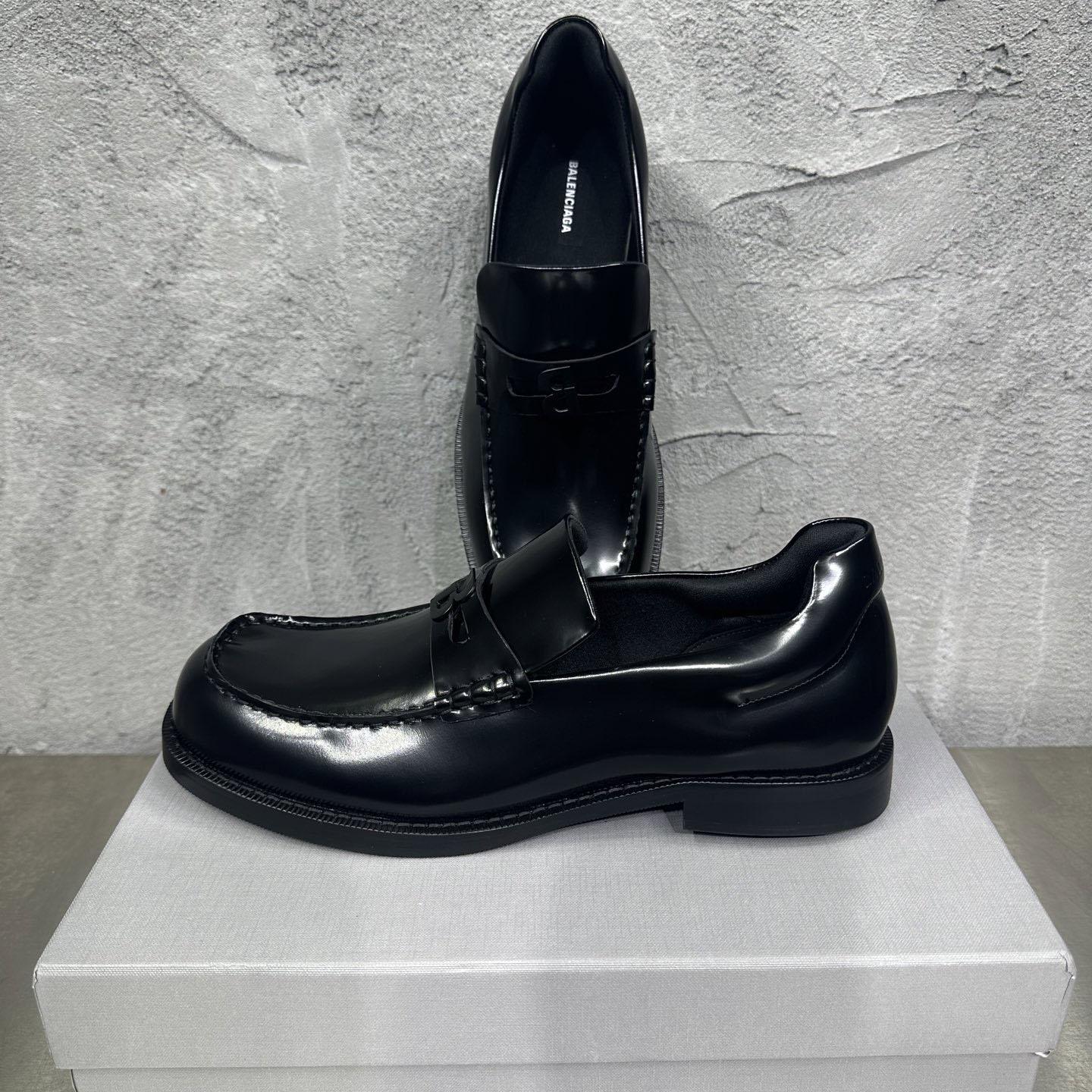 Balenciaga Comfy Loafer In Black - DesignerGu