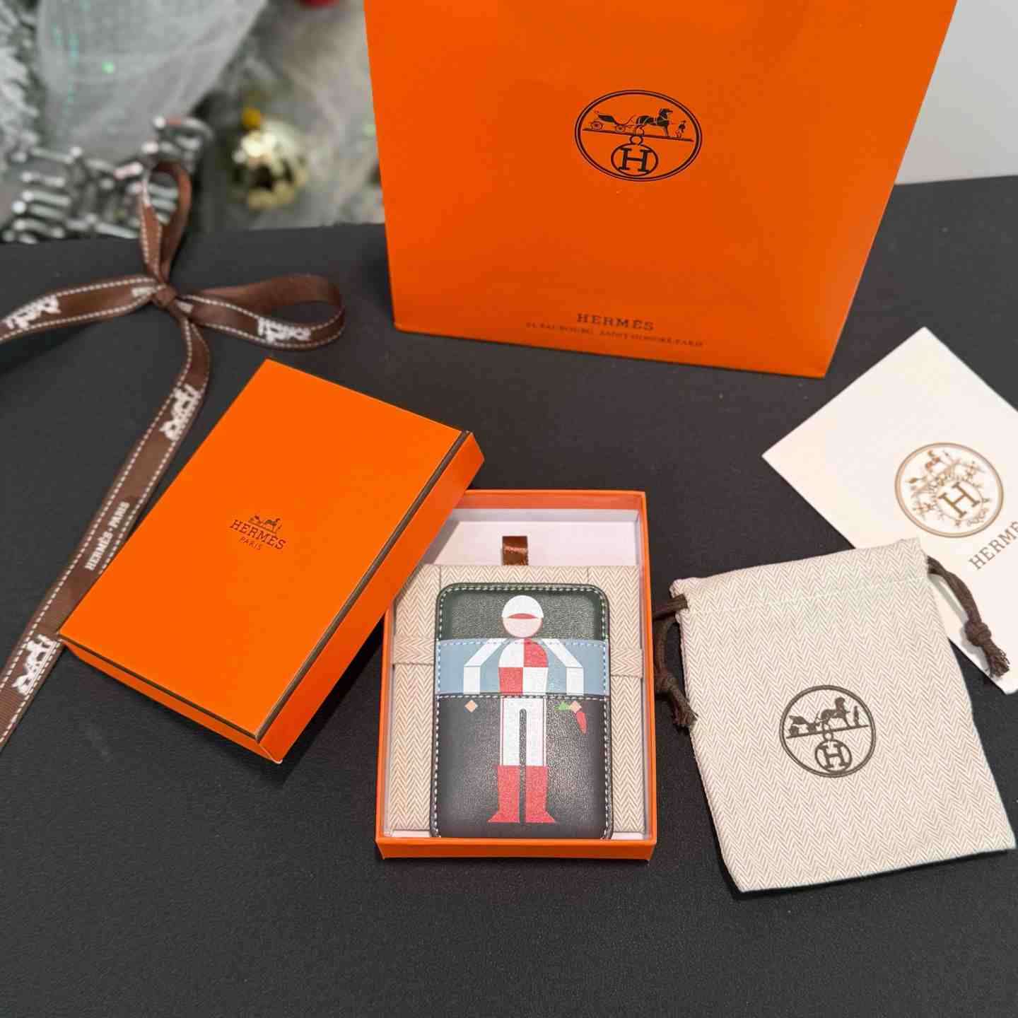 Hermes  "Jockey" MagSafe Card Holder - DesignerGu