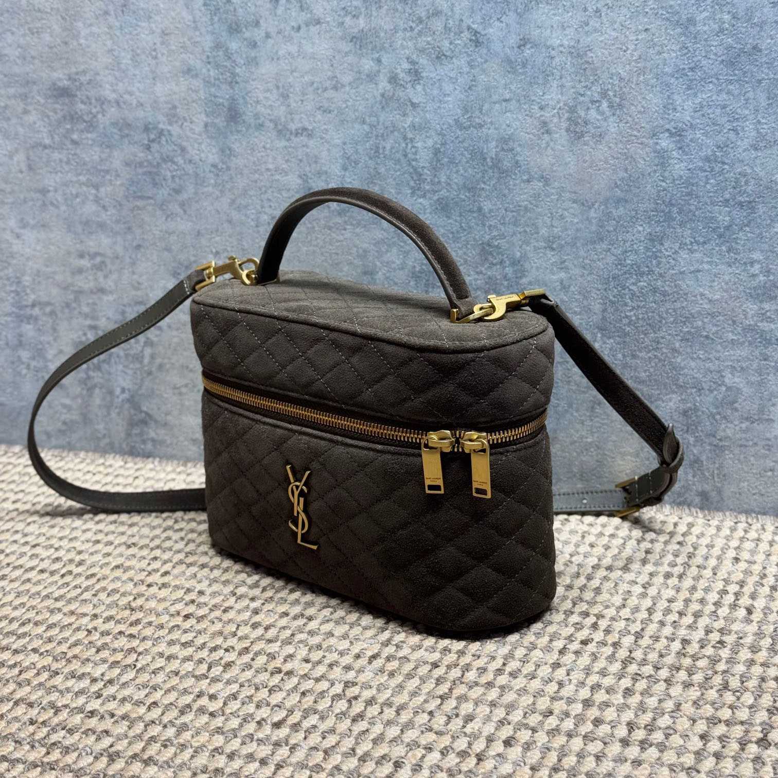 Saint Laurent GABY Vanity large In Suede - DesignerGu