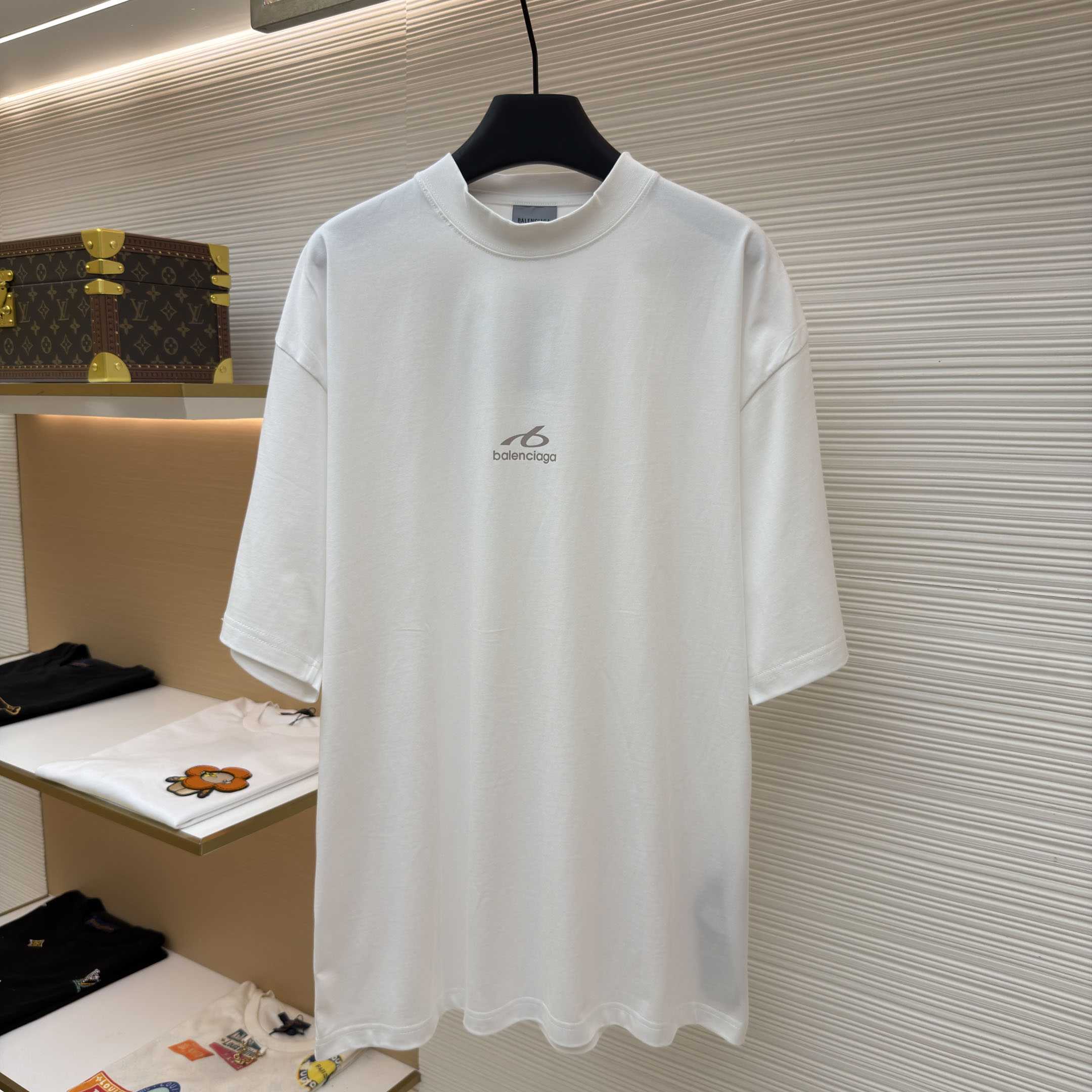 Balenciaga Bodies Medium Fit T-shirt in White - DesignerGu